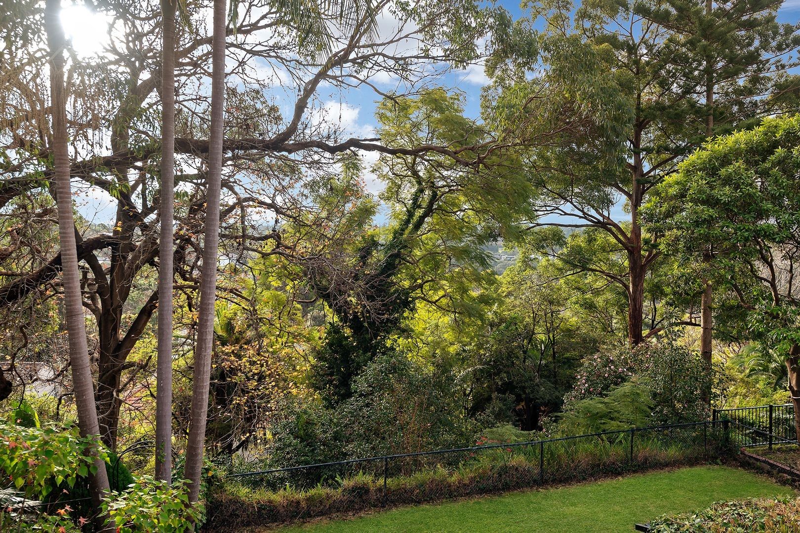 15 Heights Crescent, Middle Cove, NSW 2068 Leased House Ray White