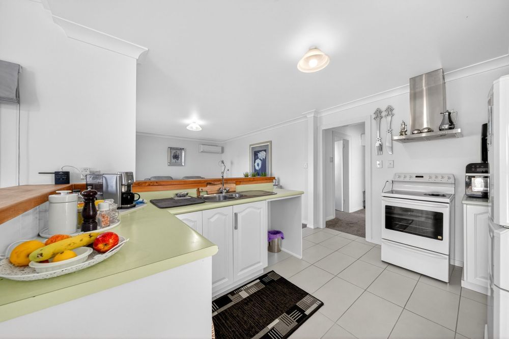 fully fenced 2 bed 5