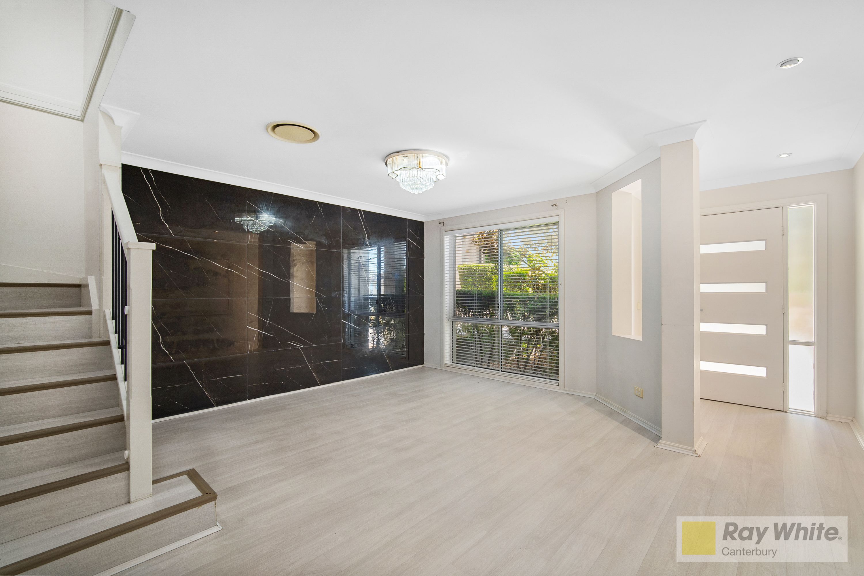 17 Eucalyptus Court, Picnic Point, NSW 2213