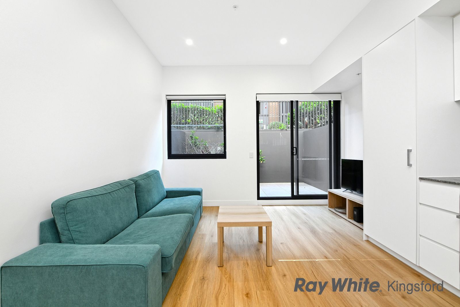 A104/22-28 Gardeners Road — photo 3 of 13