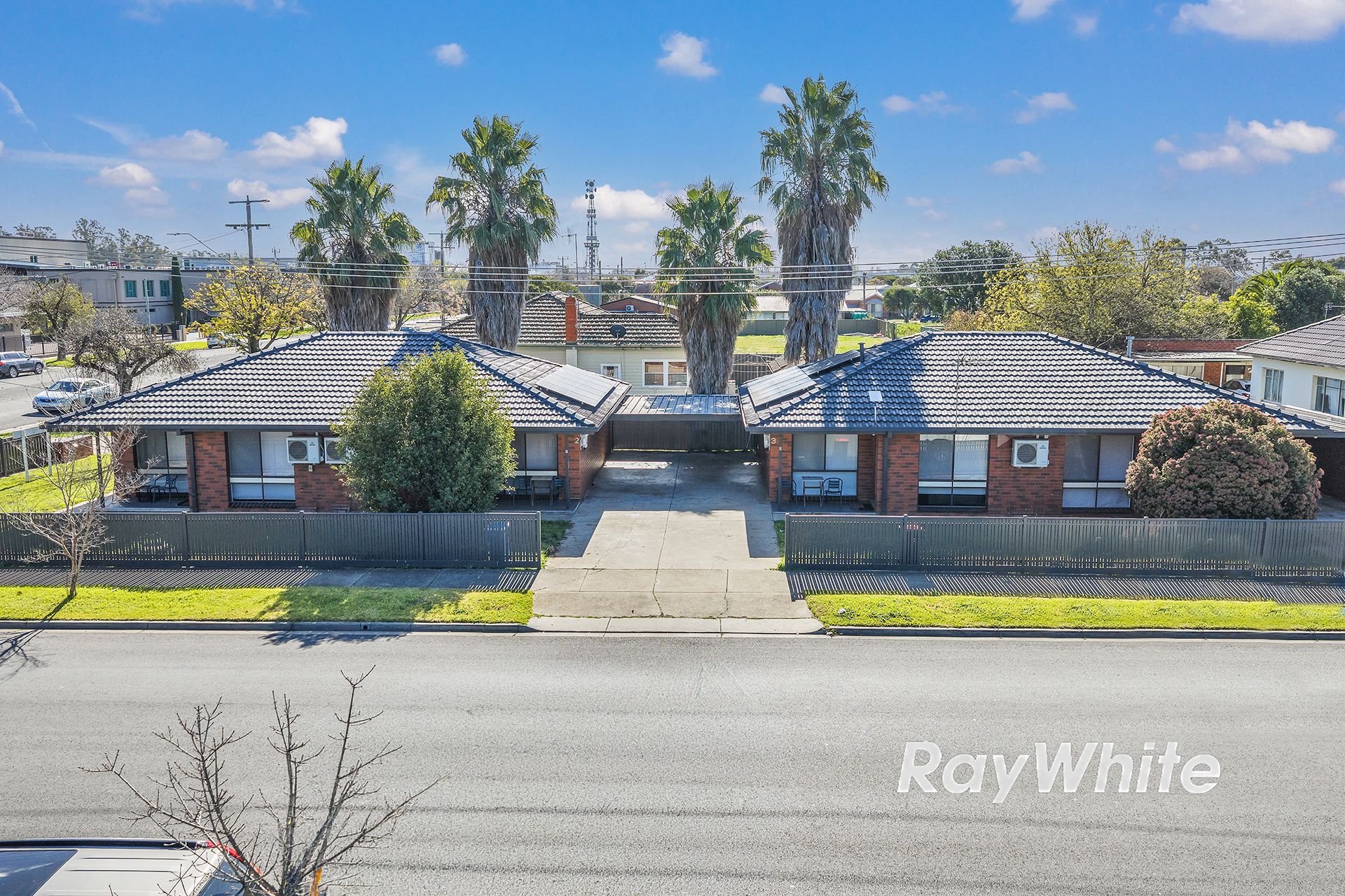 1-4/325 Maude Street — photo from Ray White Rural Rochester