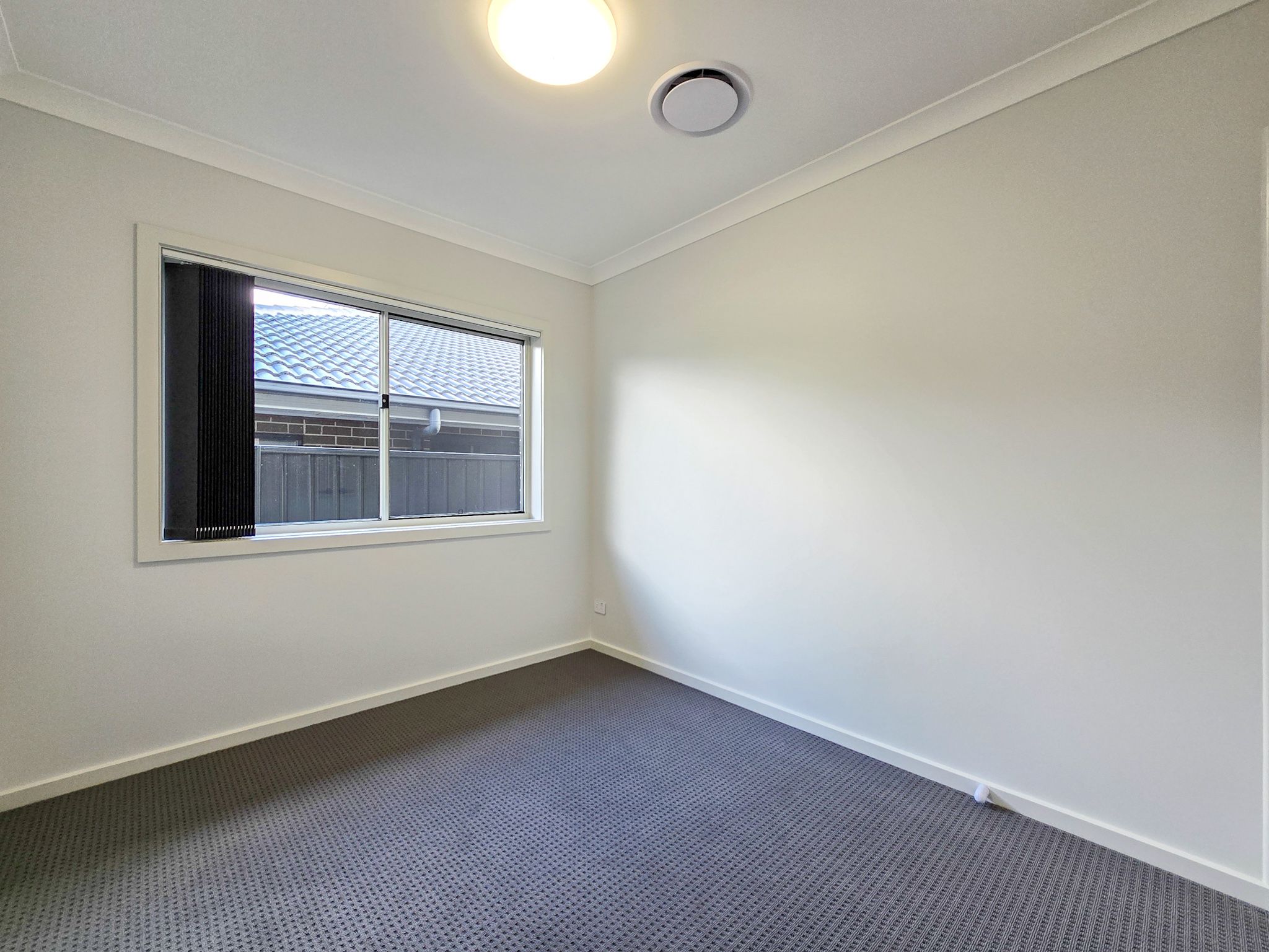 16 Mallee Crescent — photo 5 of 11