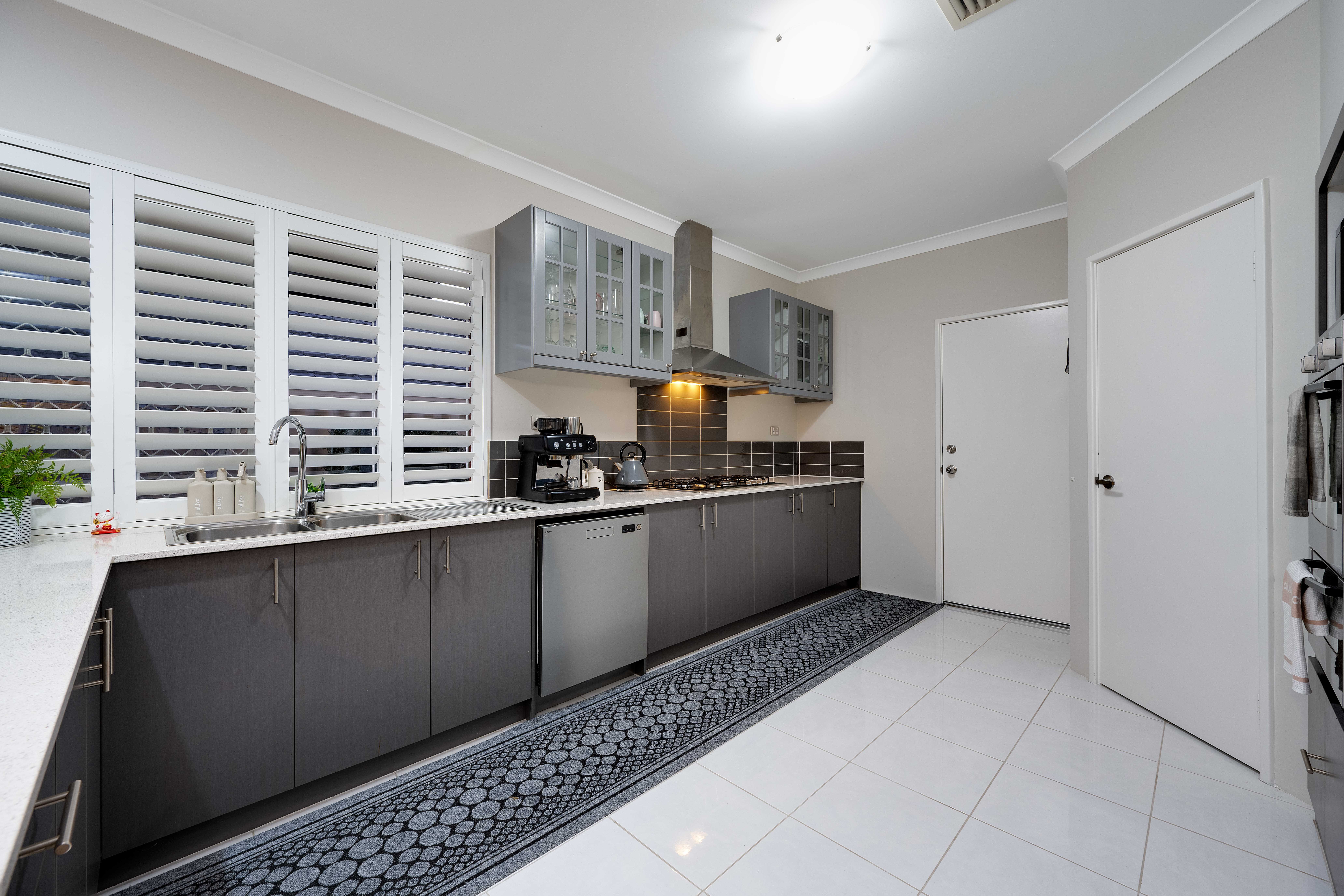 98 Kingsbridge Boulevard — photo 6 of 30