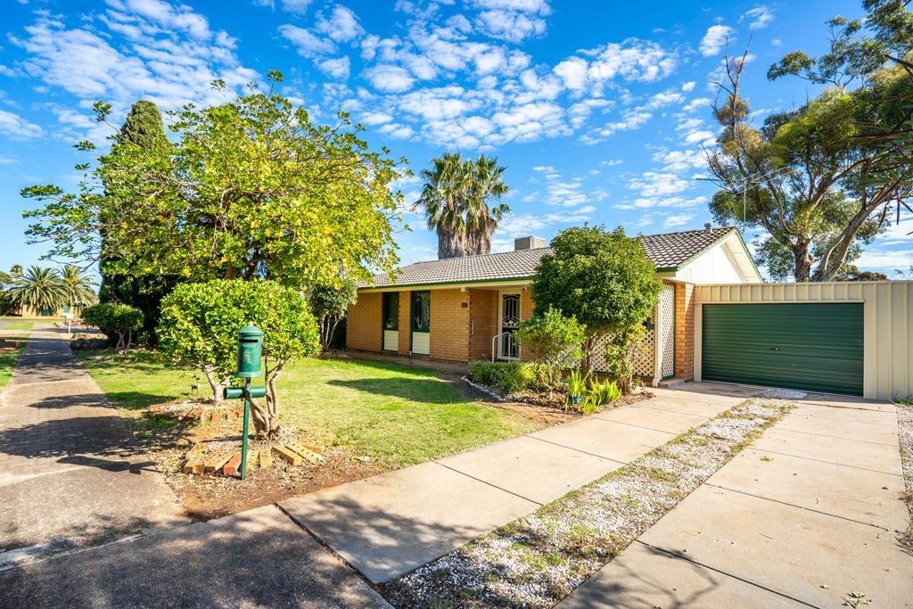 15 Adaluna Crescent, Smithfield SA 5114