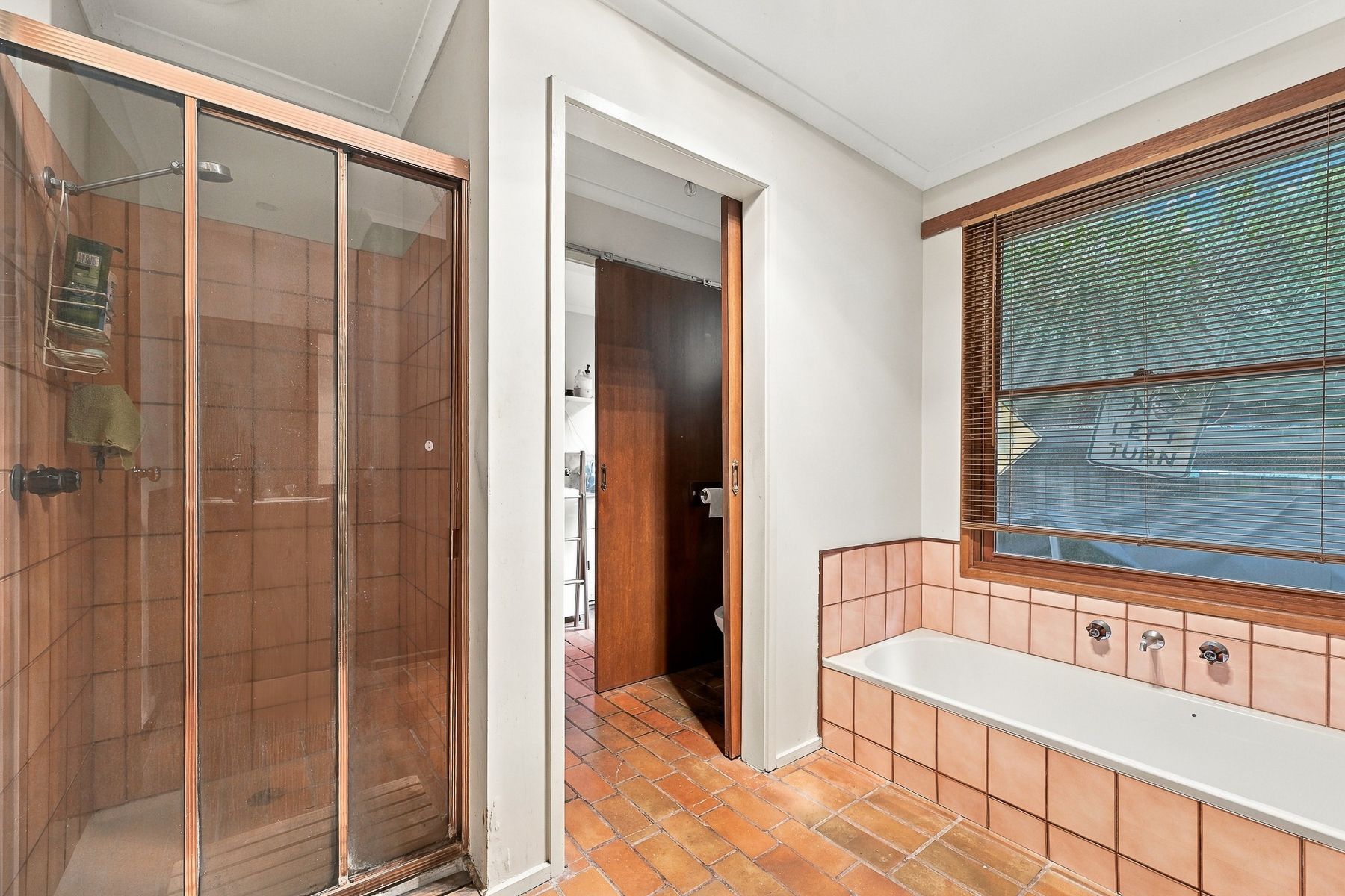 6 Toorak Road — photo 11 of 12