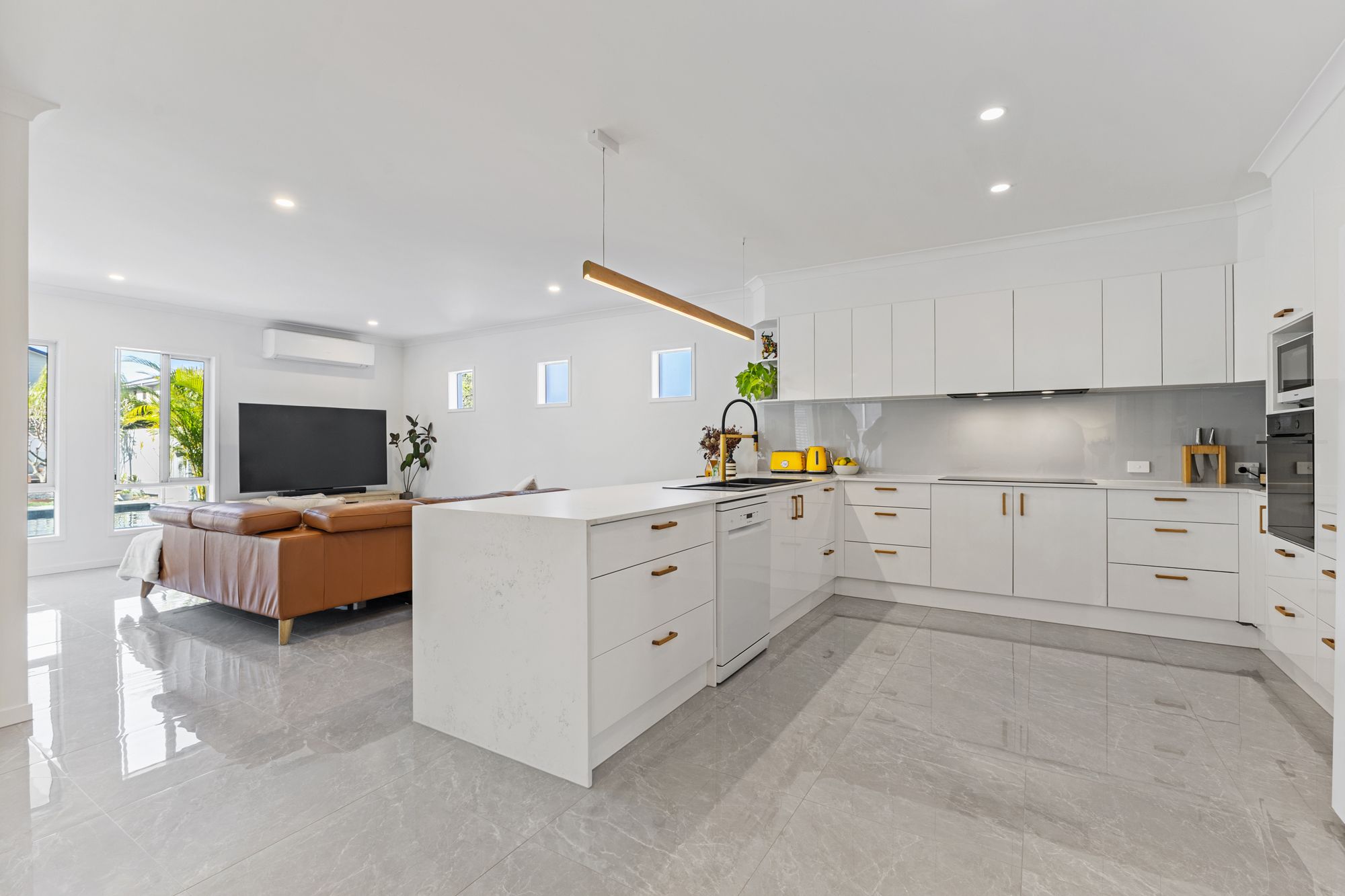 44 Palmtree Avenue, Scarborough, QLD 4020