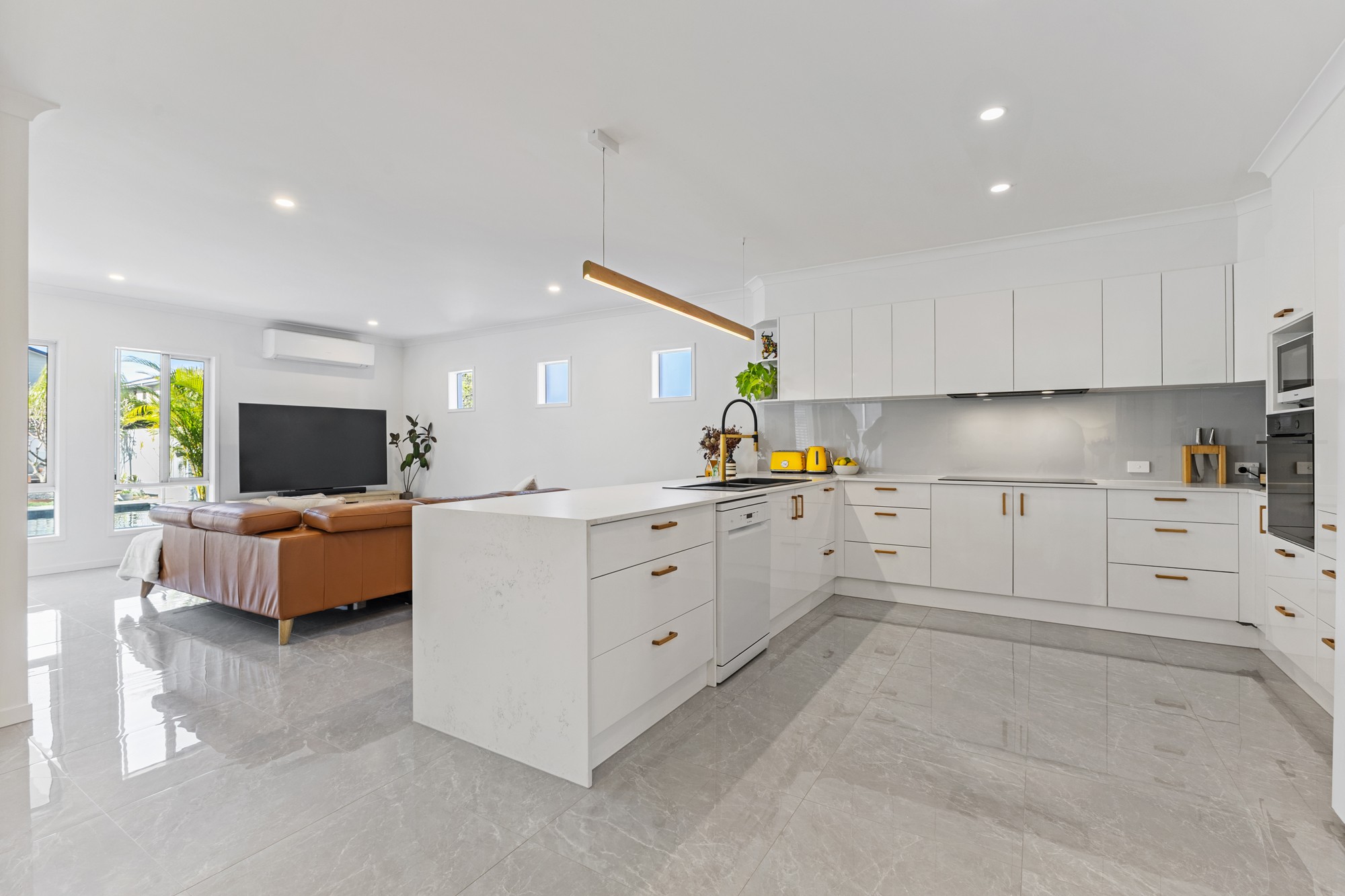 44 Palmtree Avenue, Scarborough, QLD 4020