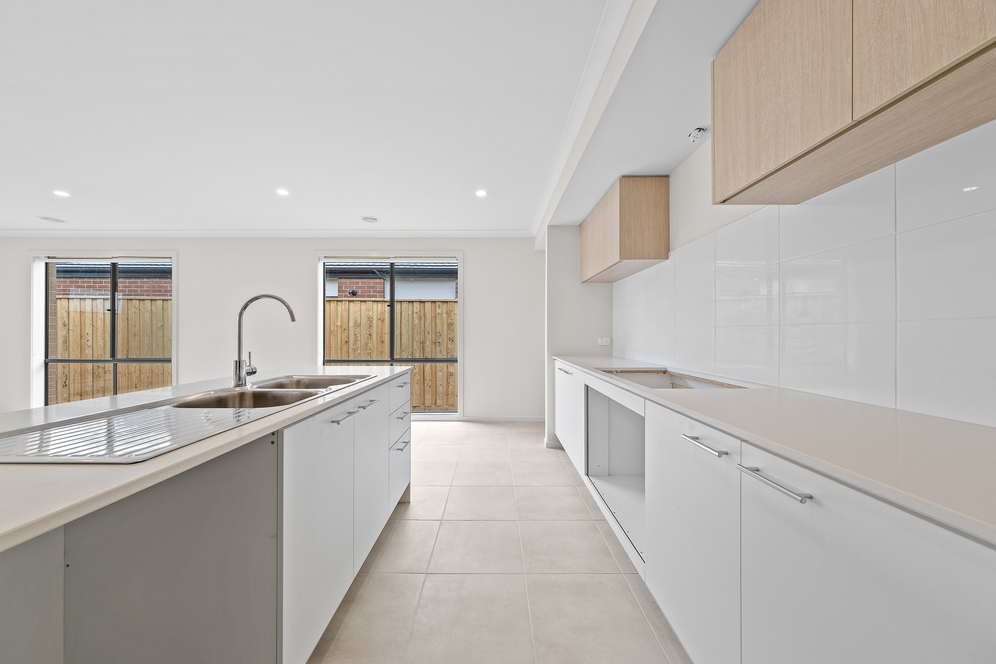 27 Spectrum Crescent, Clyde North, VIC 3978