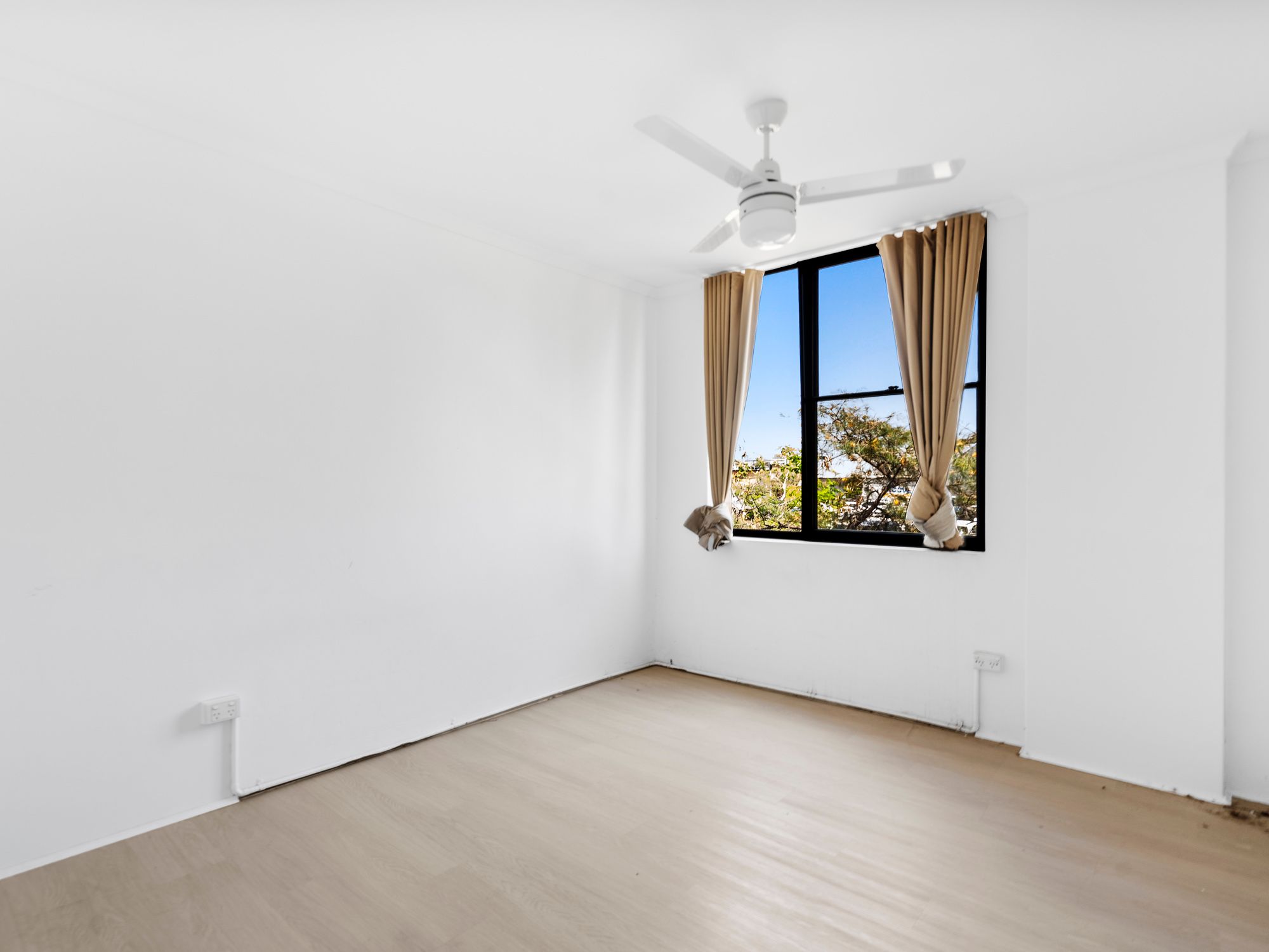 4/72 Marine Parade — photo 8 of 13