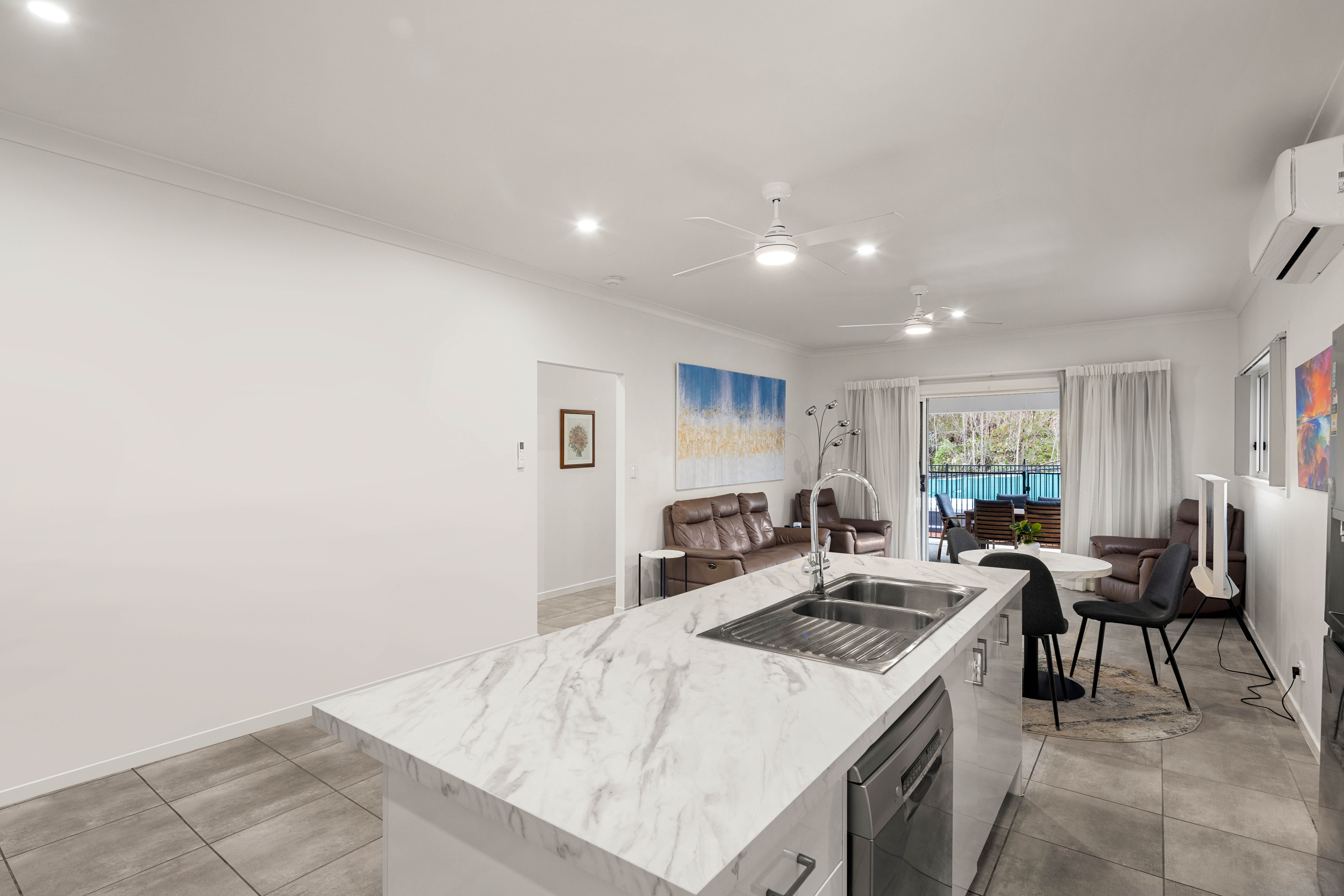 27 Maurie Pears Crescent — photo 6 of 30