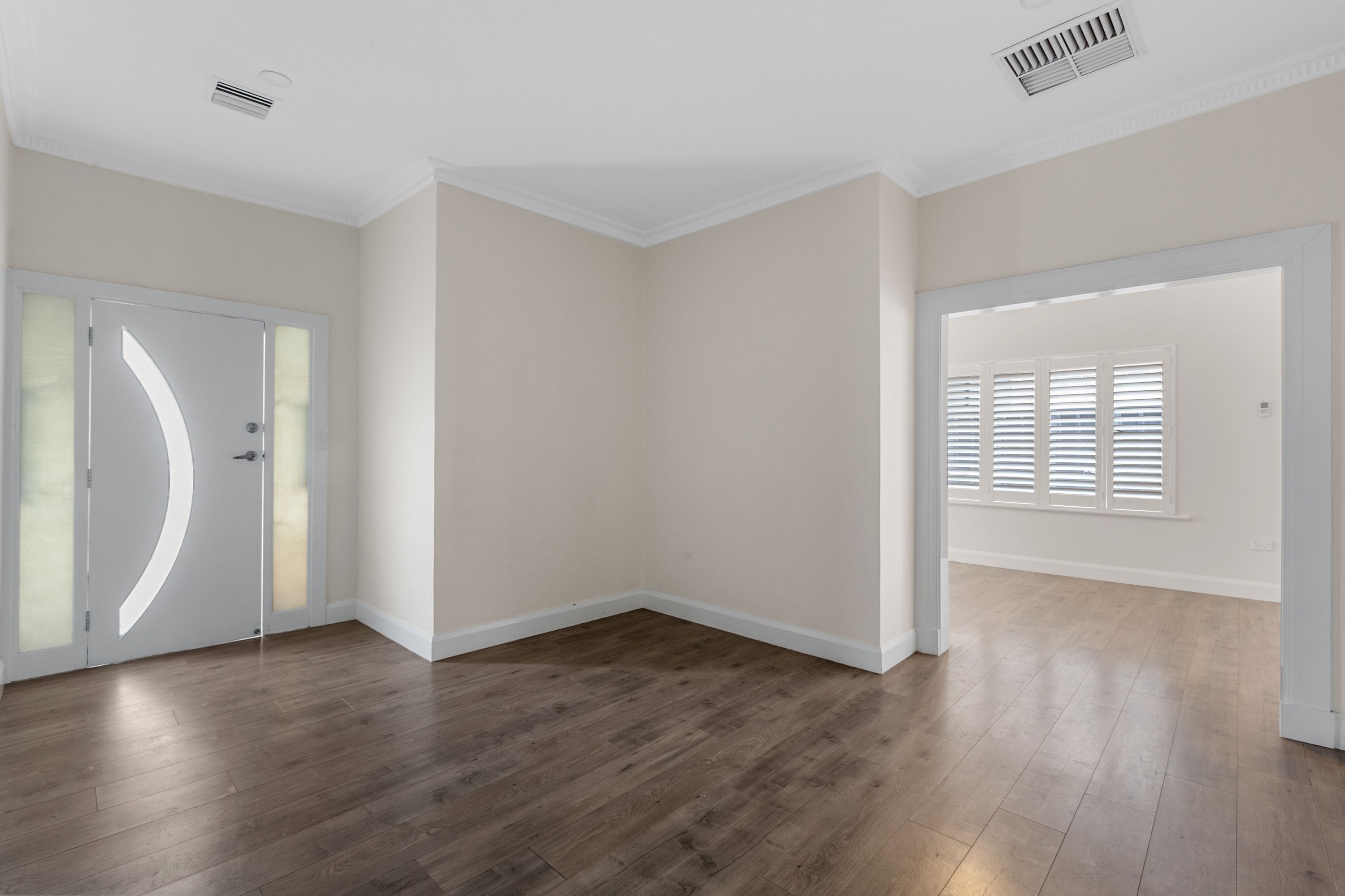 15 Glen Lossie Street — photo 5 of 10