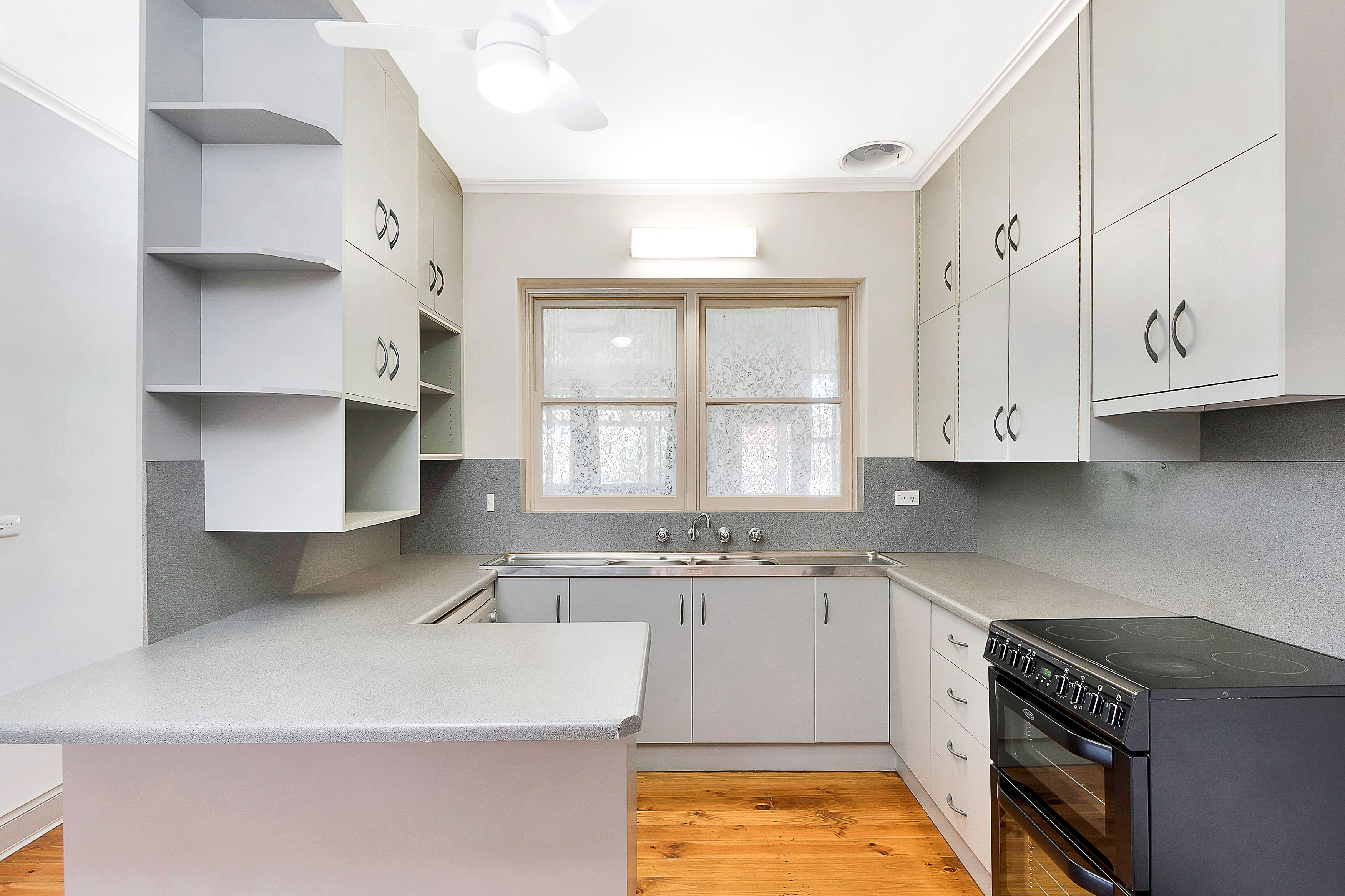 4 Leslie Street — photo 7 of 15