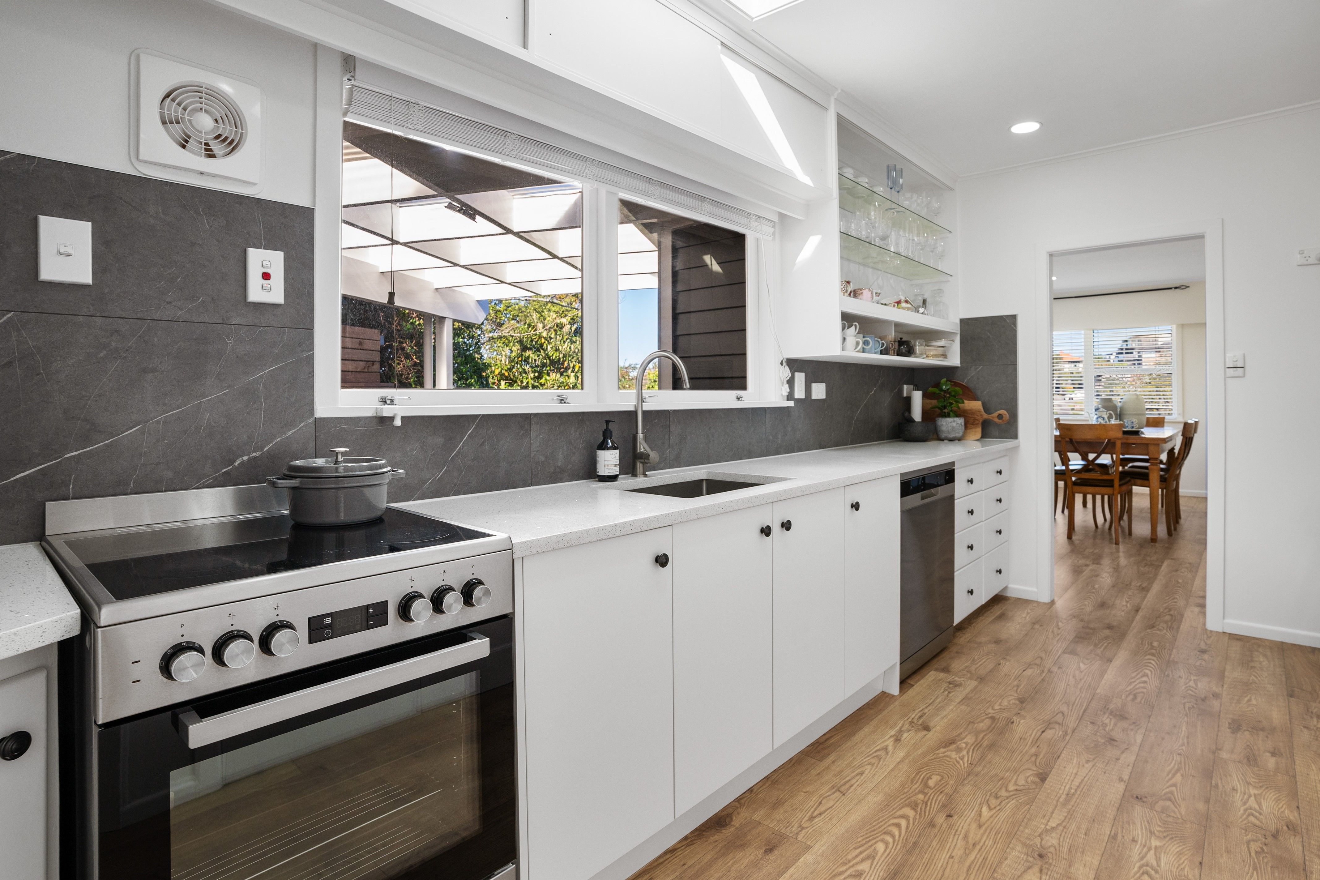 1/7 Jutland Street, Mairangi Bay, North Shore City