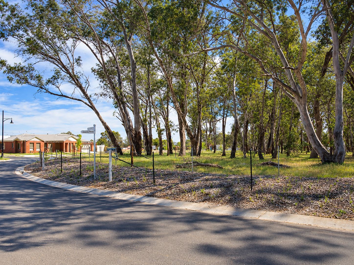 27 Axford Boulevard — photo 11 of 12