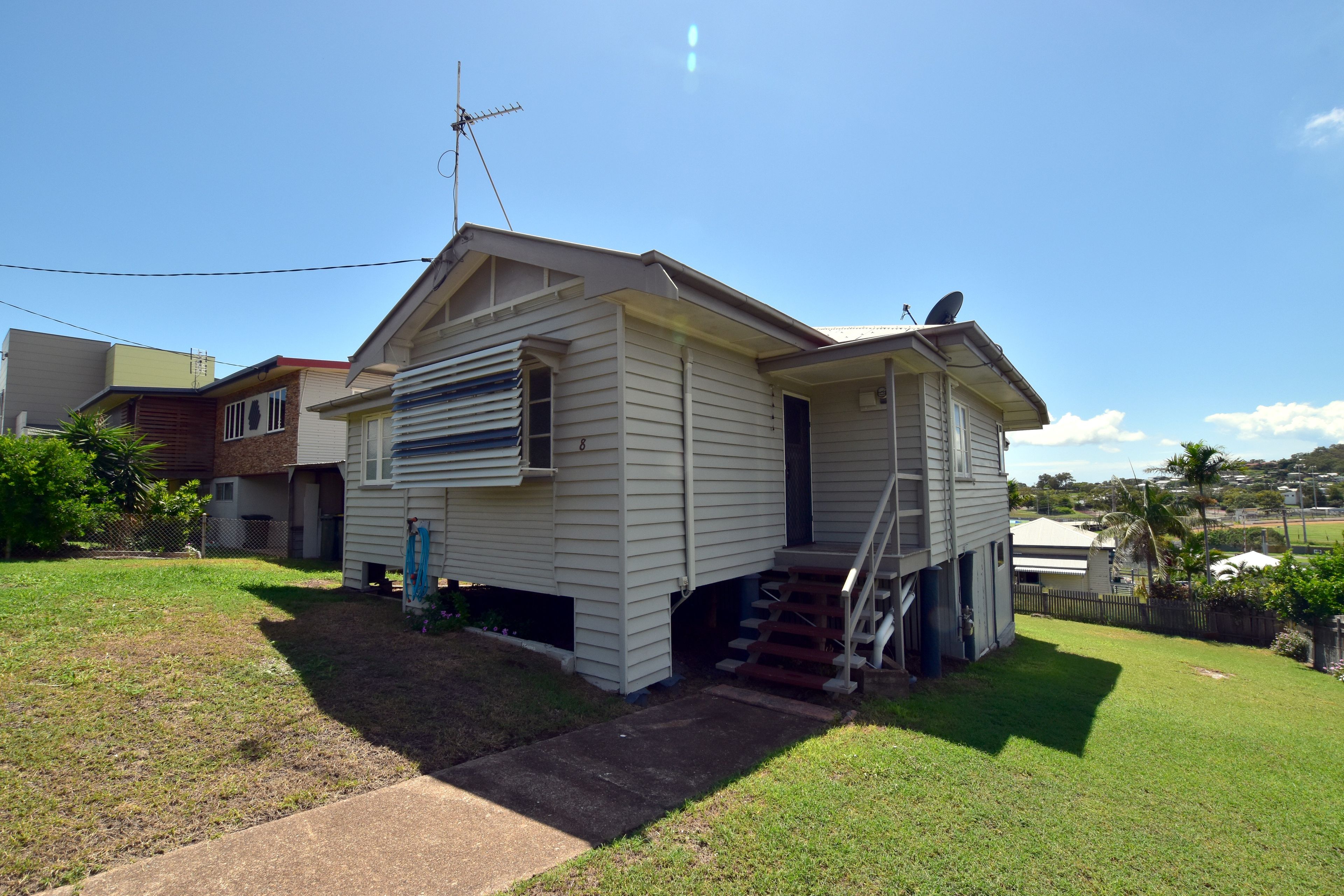 8 Bayne Street, West Gladstone, QLD 4680