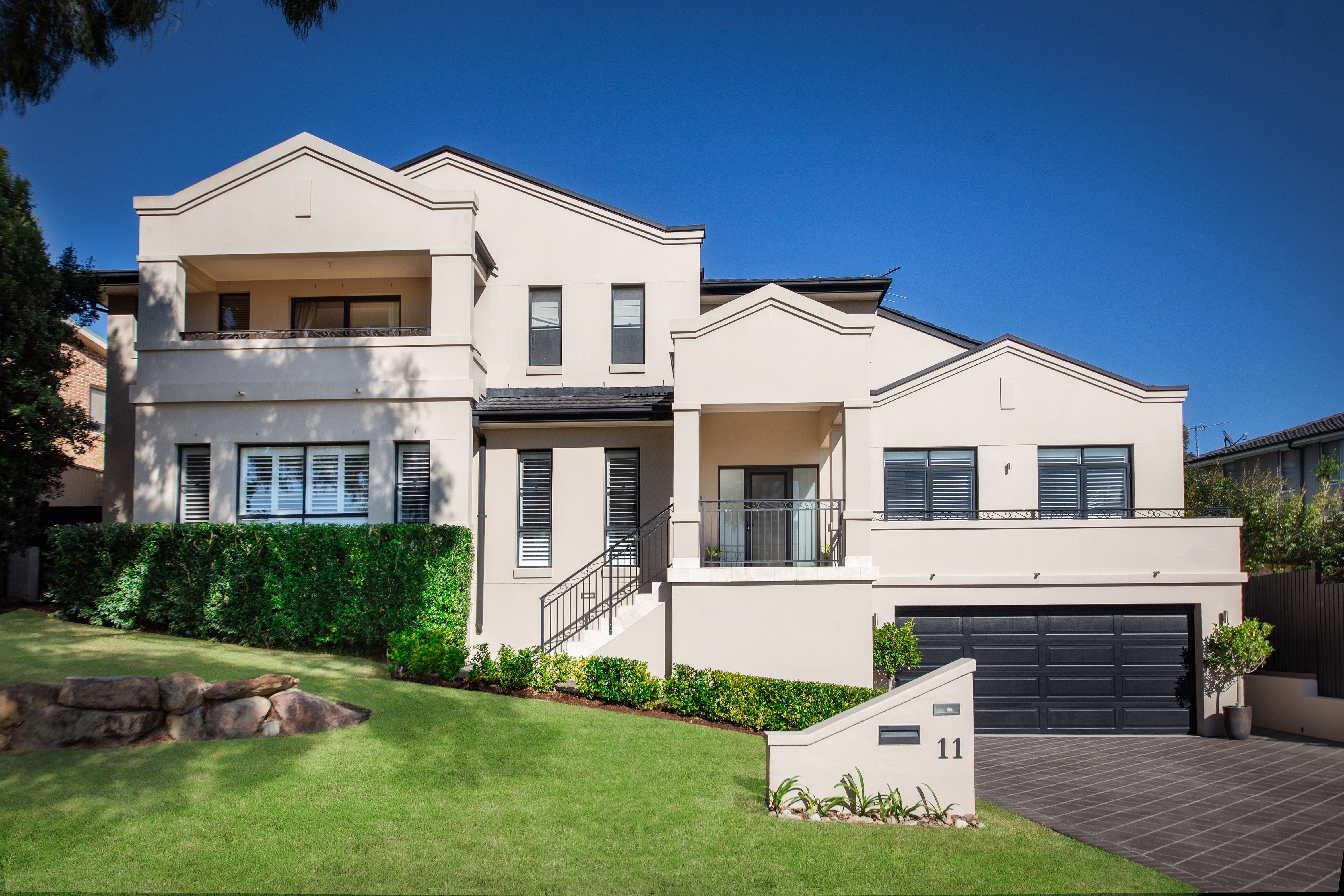 11 James Close, Menai NSW 2234