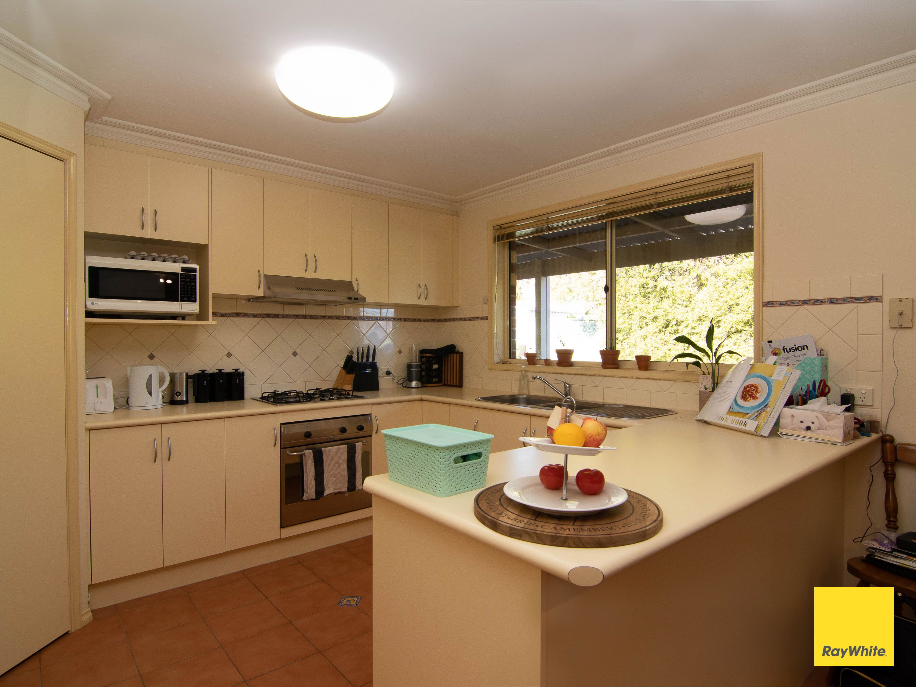 2/6 Glencoe Street, Kennington, VIC 3550