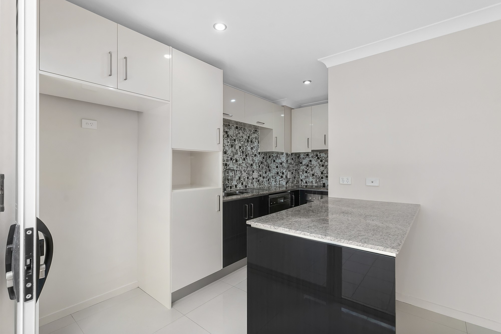 2/69 Pembroke Street, Carina, QLD 4152