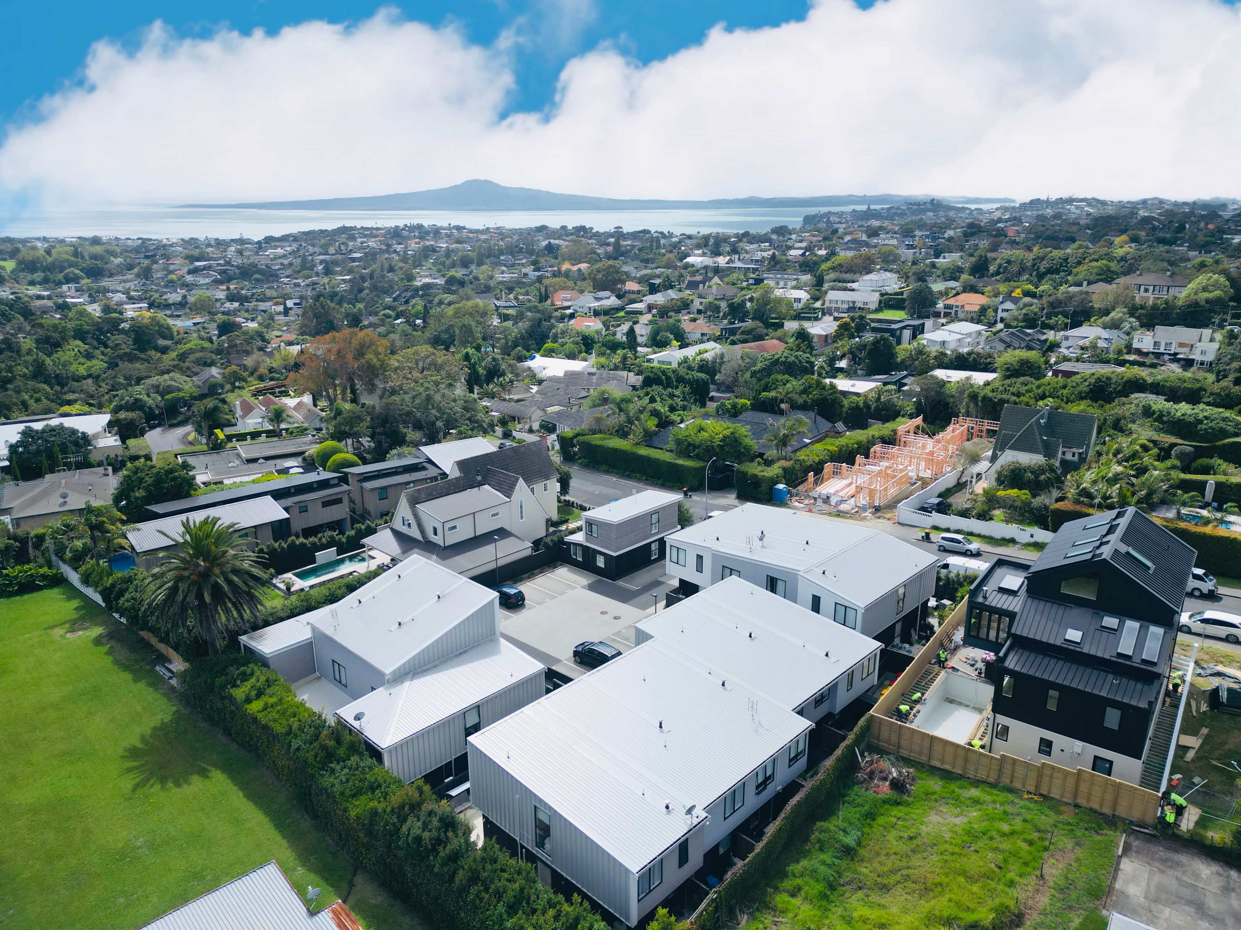6/4 Glen Atkinson Street, St Heliers