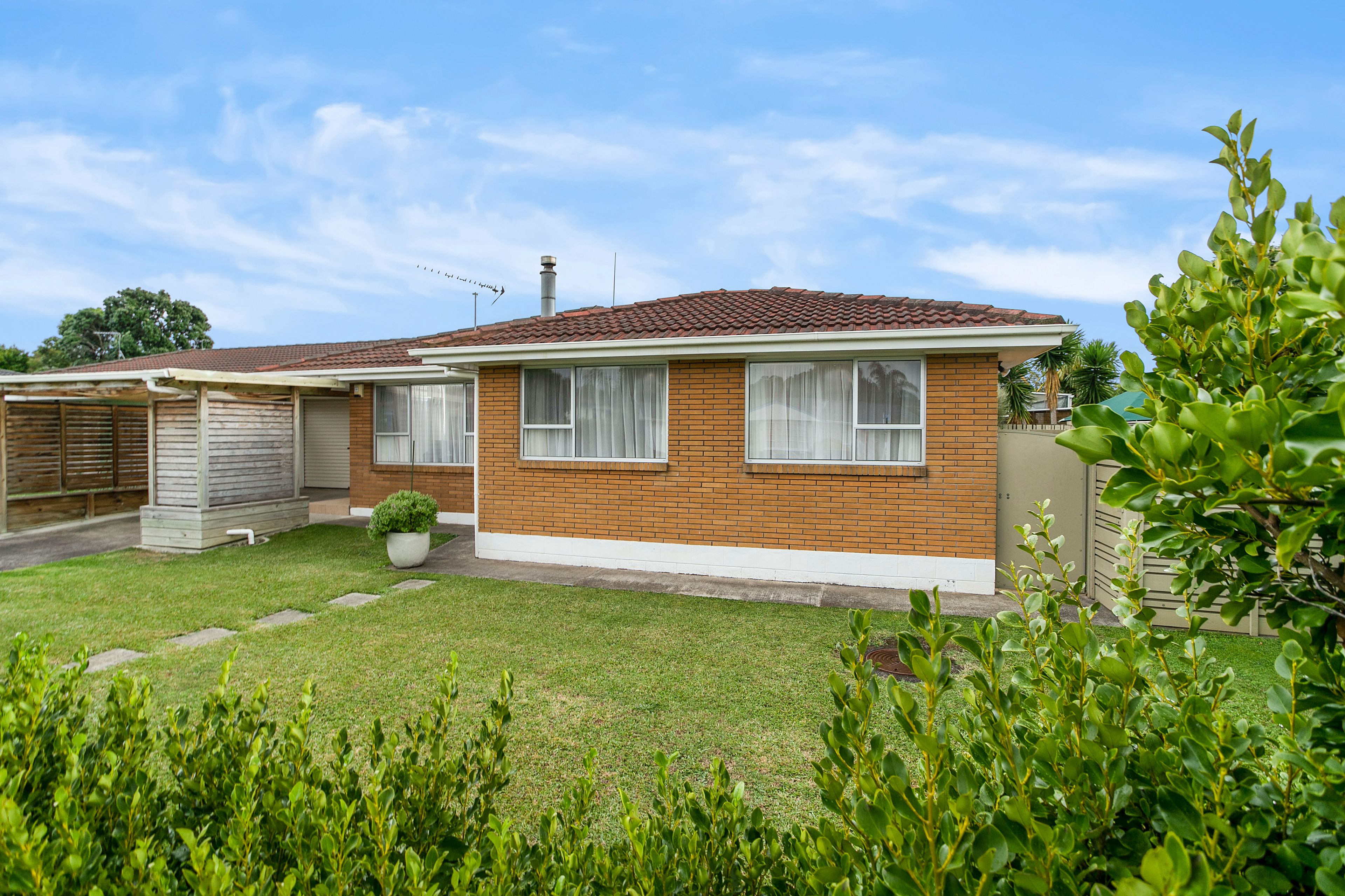 2/44 Galvan Avenue, Sunnyhills, Manukau City
