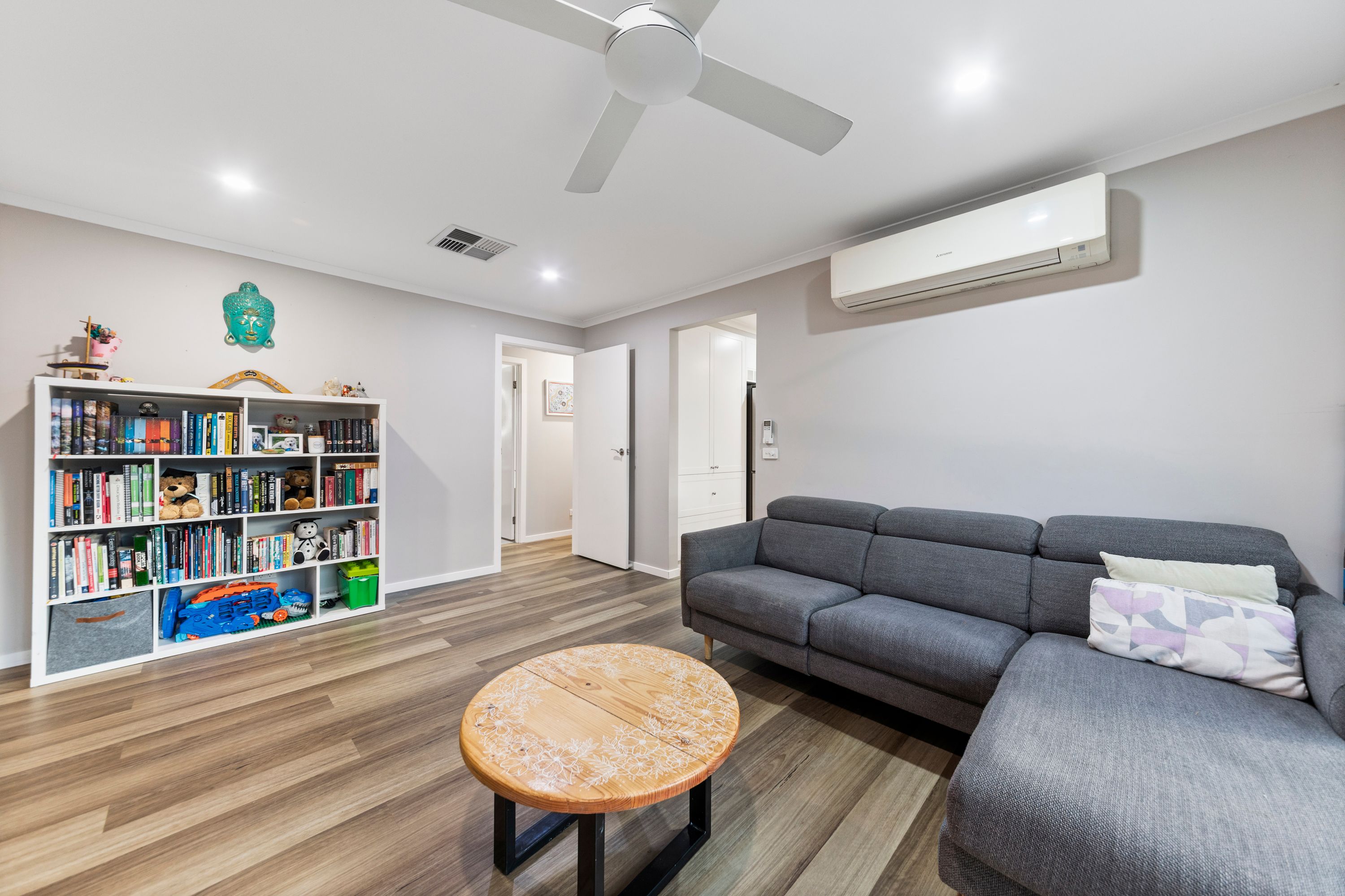 8 Dundee Court — photo 10 of 30