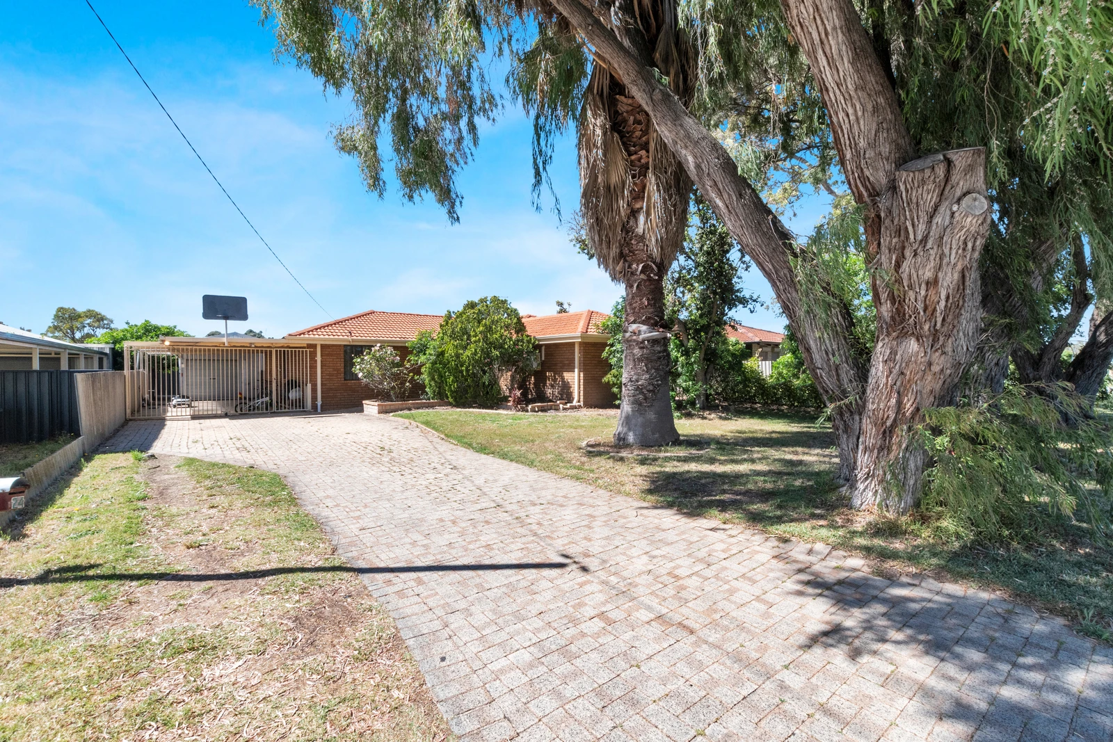 24 Cambridge Crescent, Cooloongup, WA 6168