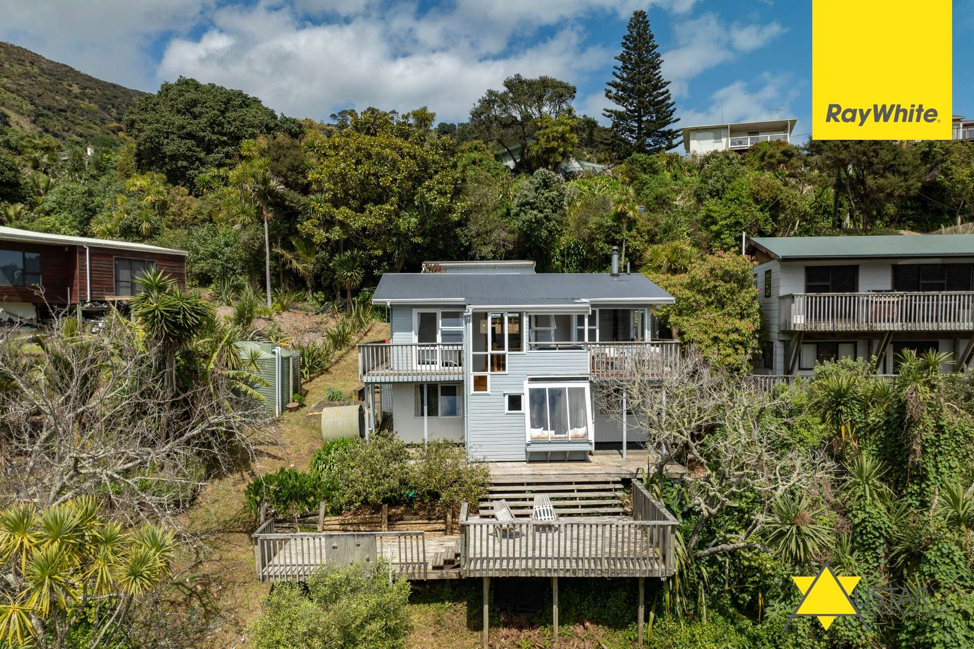 90 Seaview Road photo 26