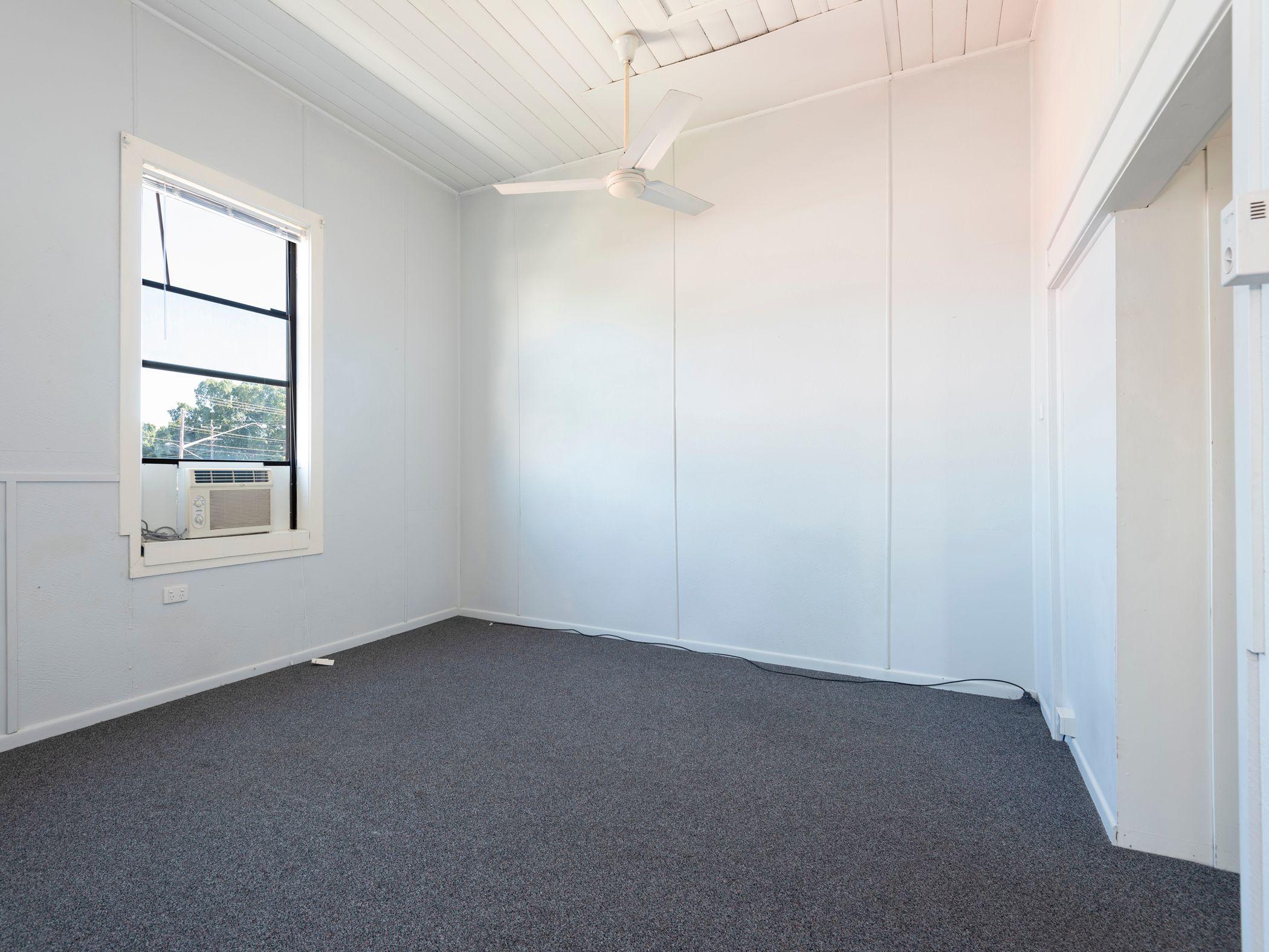 147A Magellan Street — photo 4 of 7