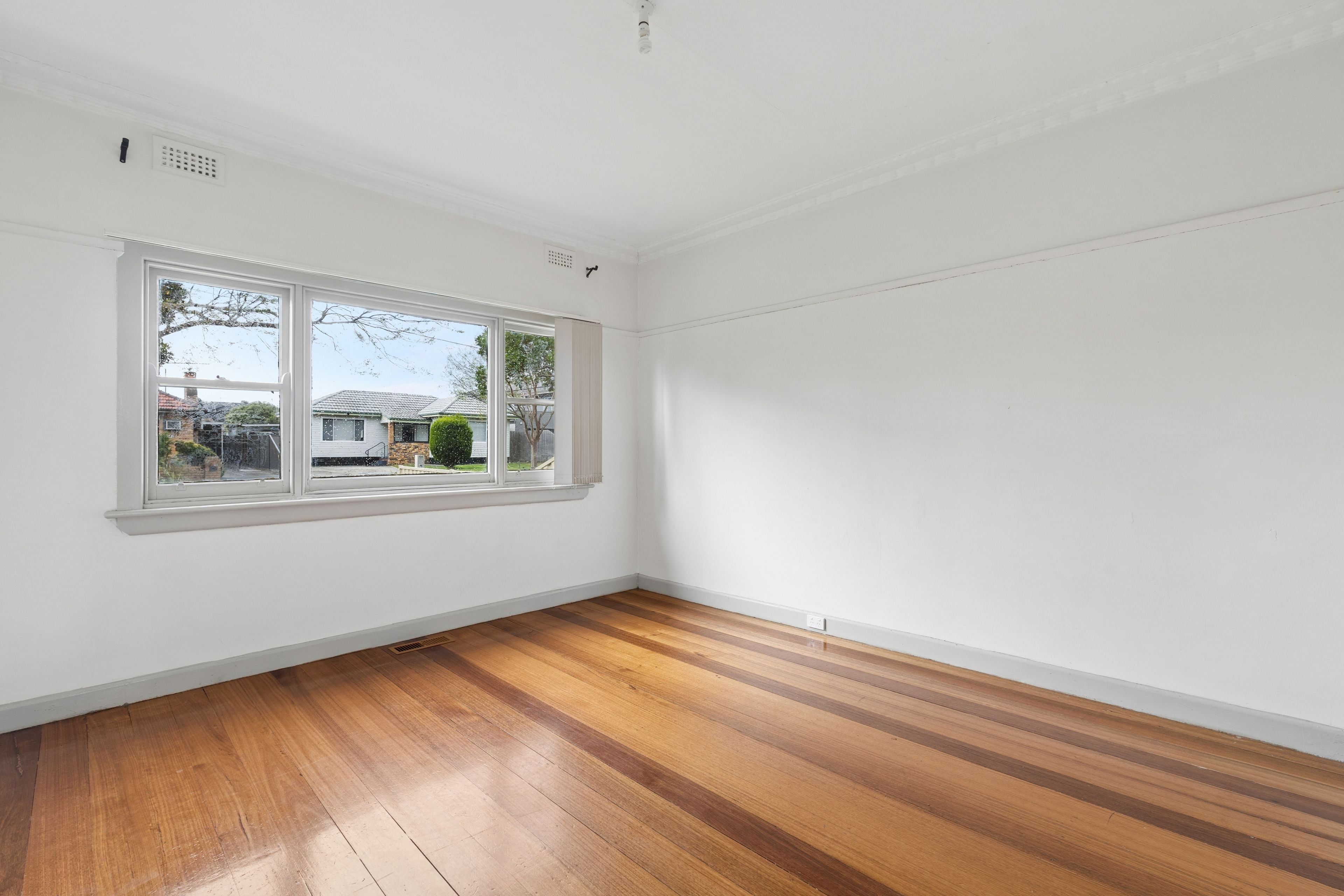89 Miranda Road — photo 6 of 11