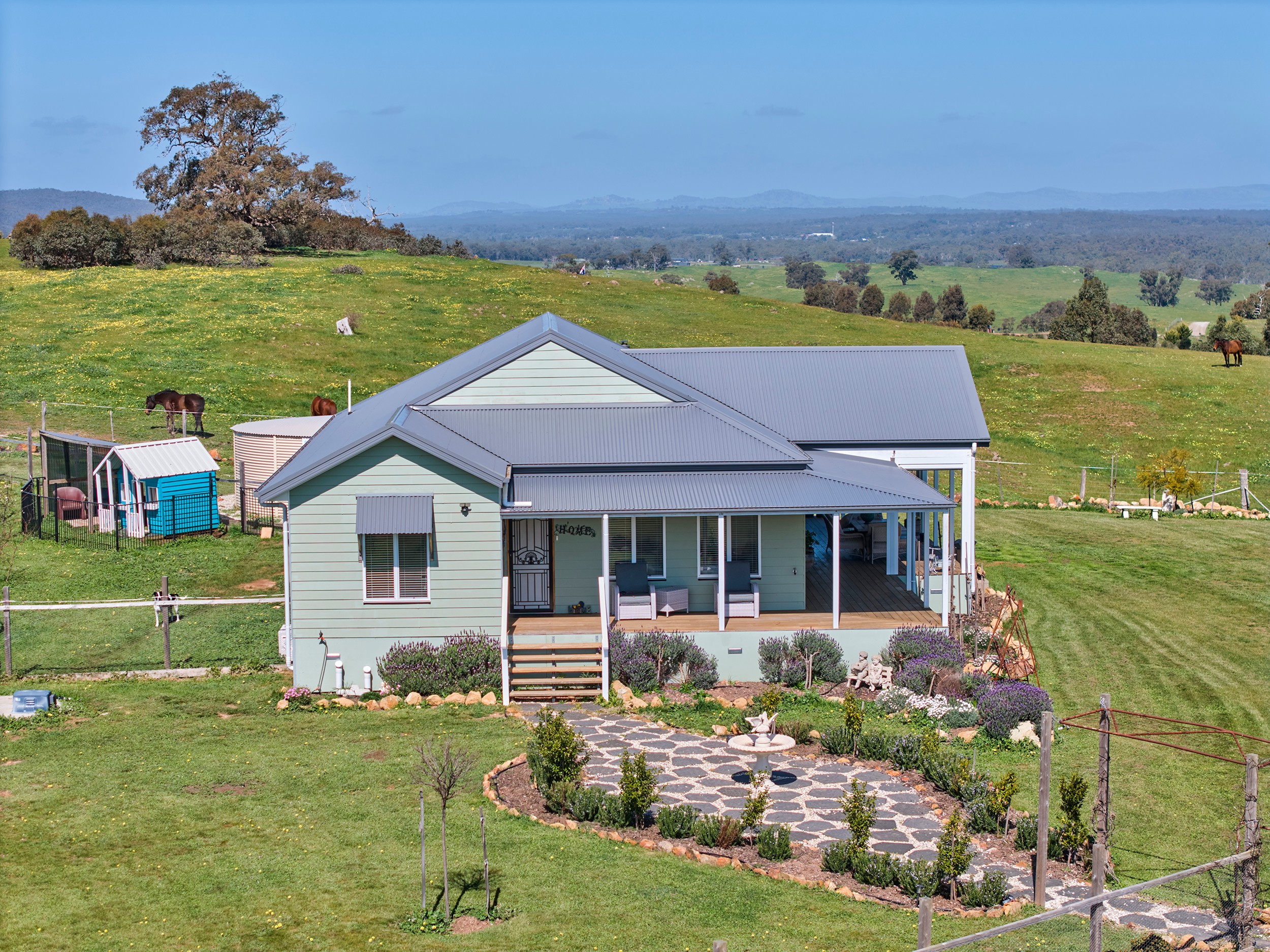 42 Walker Road, Heathcote, VIC 3523