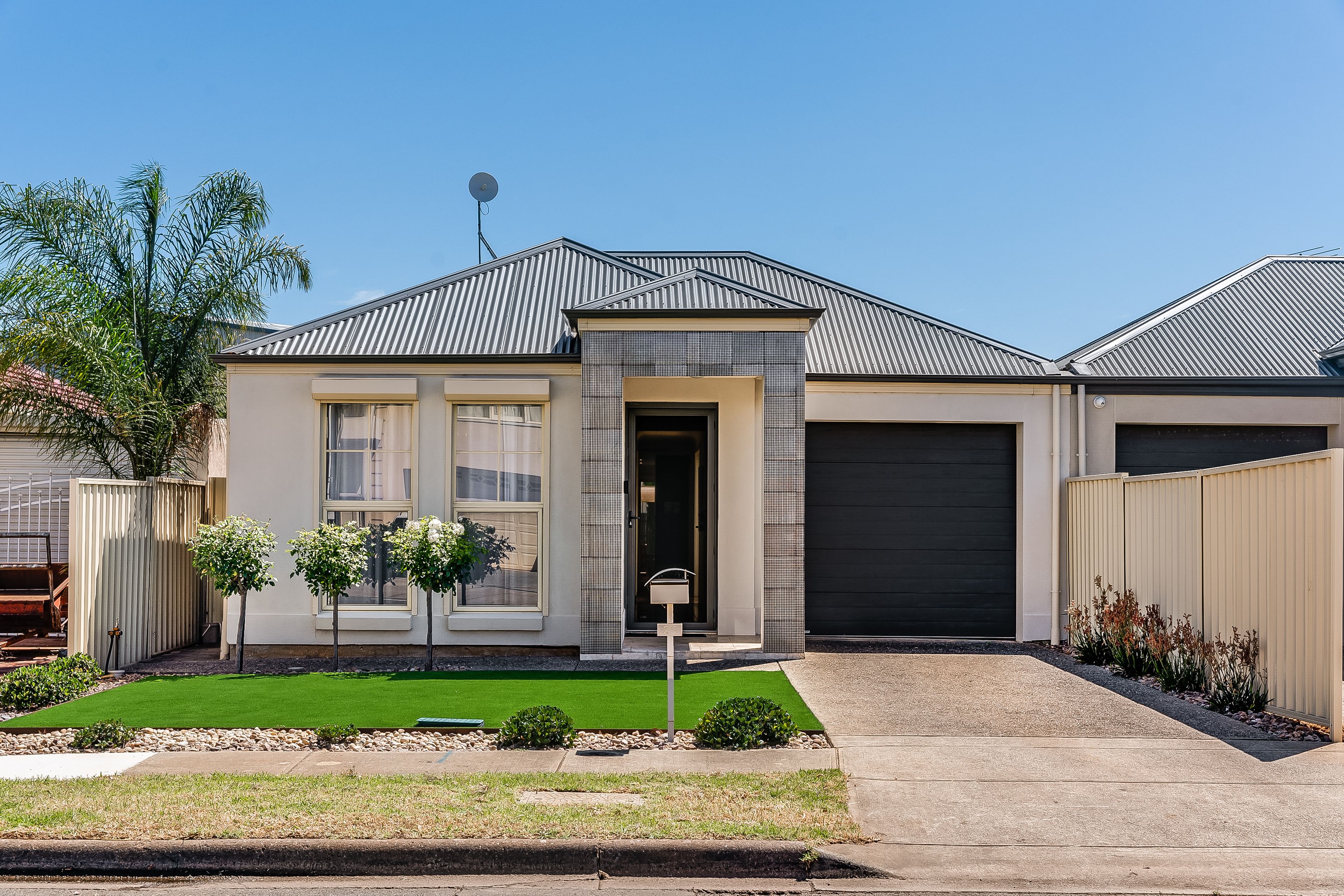 25 Broadford Crescent, Findon SA 5023