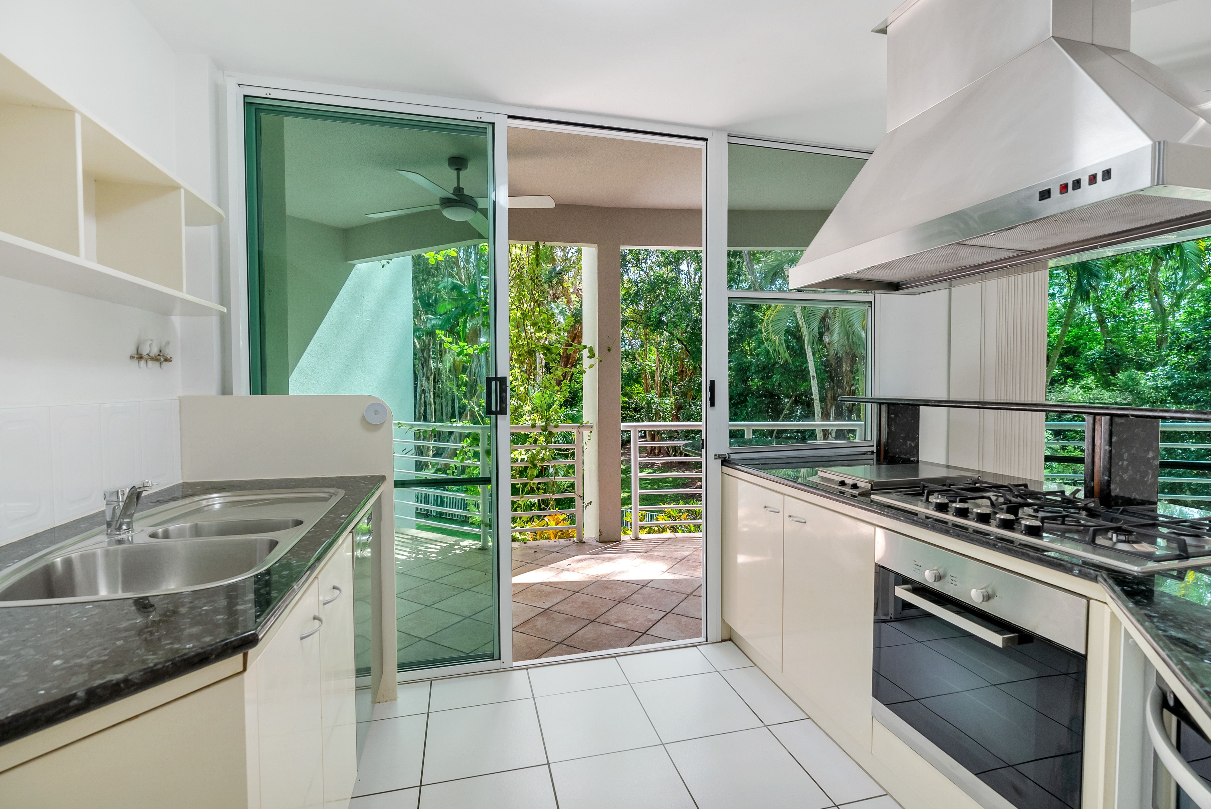 9/2-4 Deauville Close, Yorkeys Knob, QLD 4878