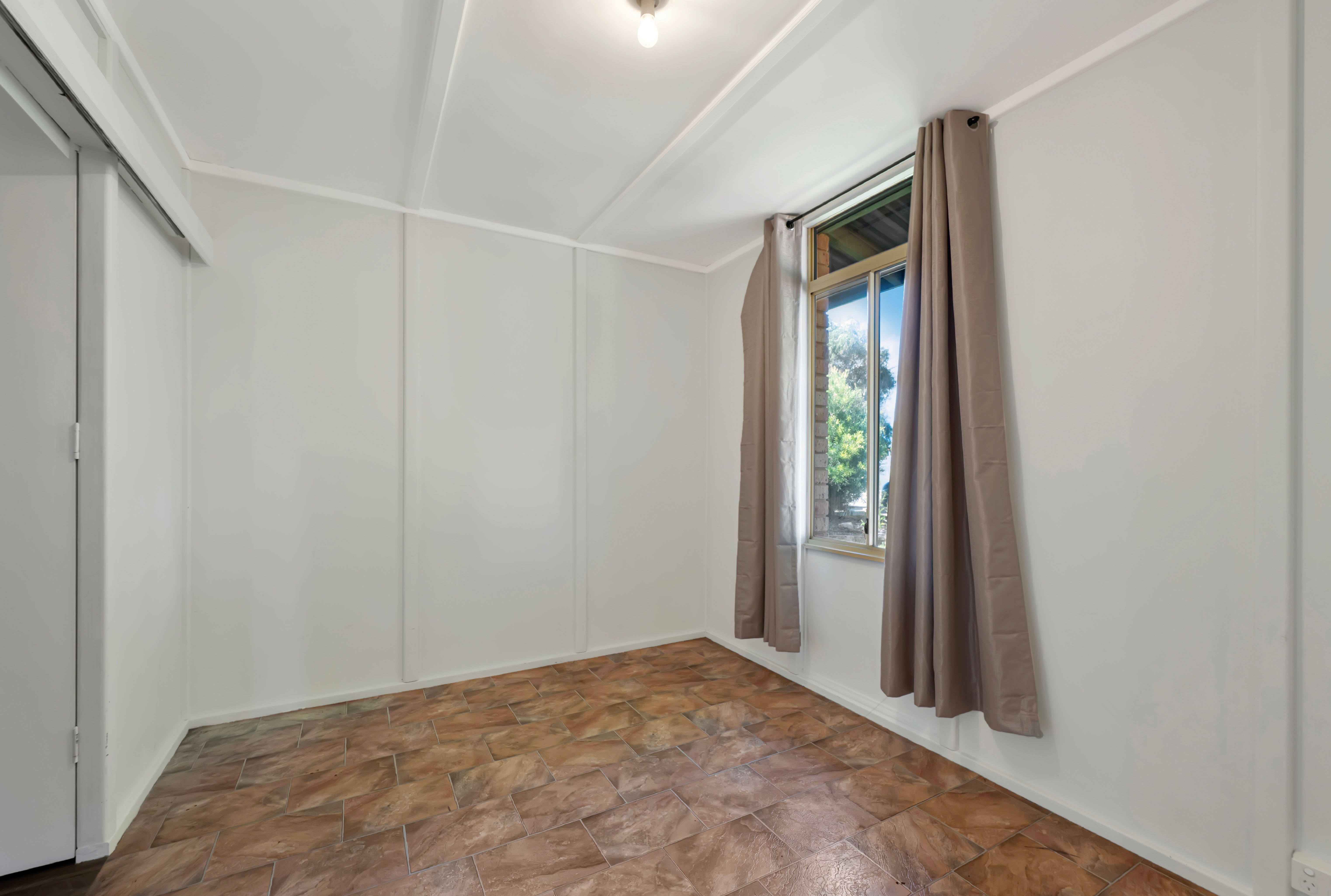 8 North Shore Drive — photo 15 of 25