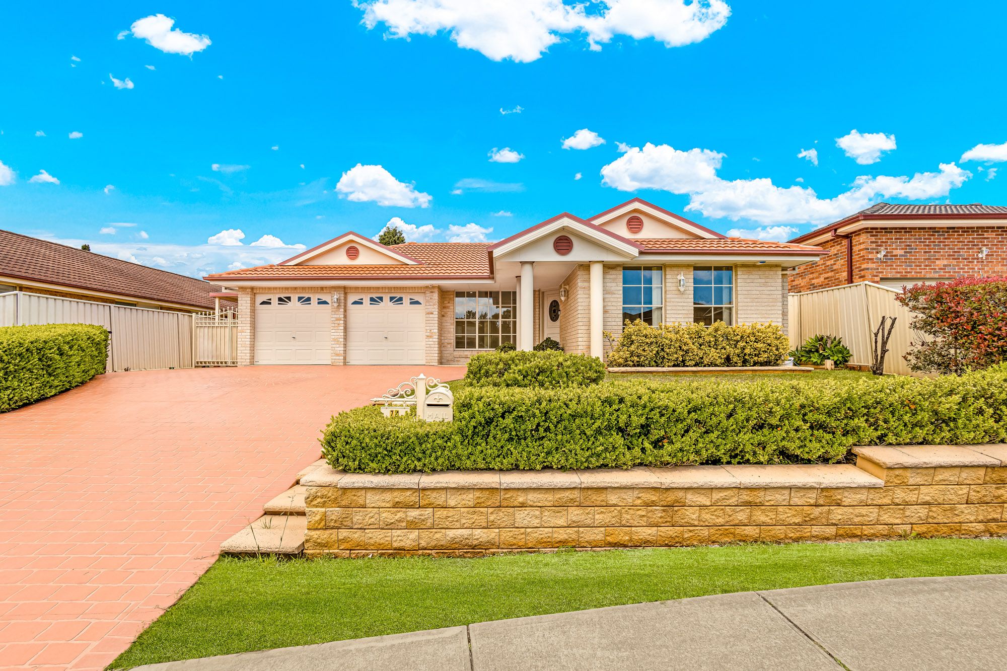 72 Greenway Drive, West Hoxton NSW 2171