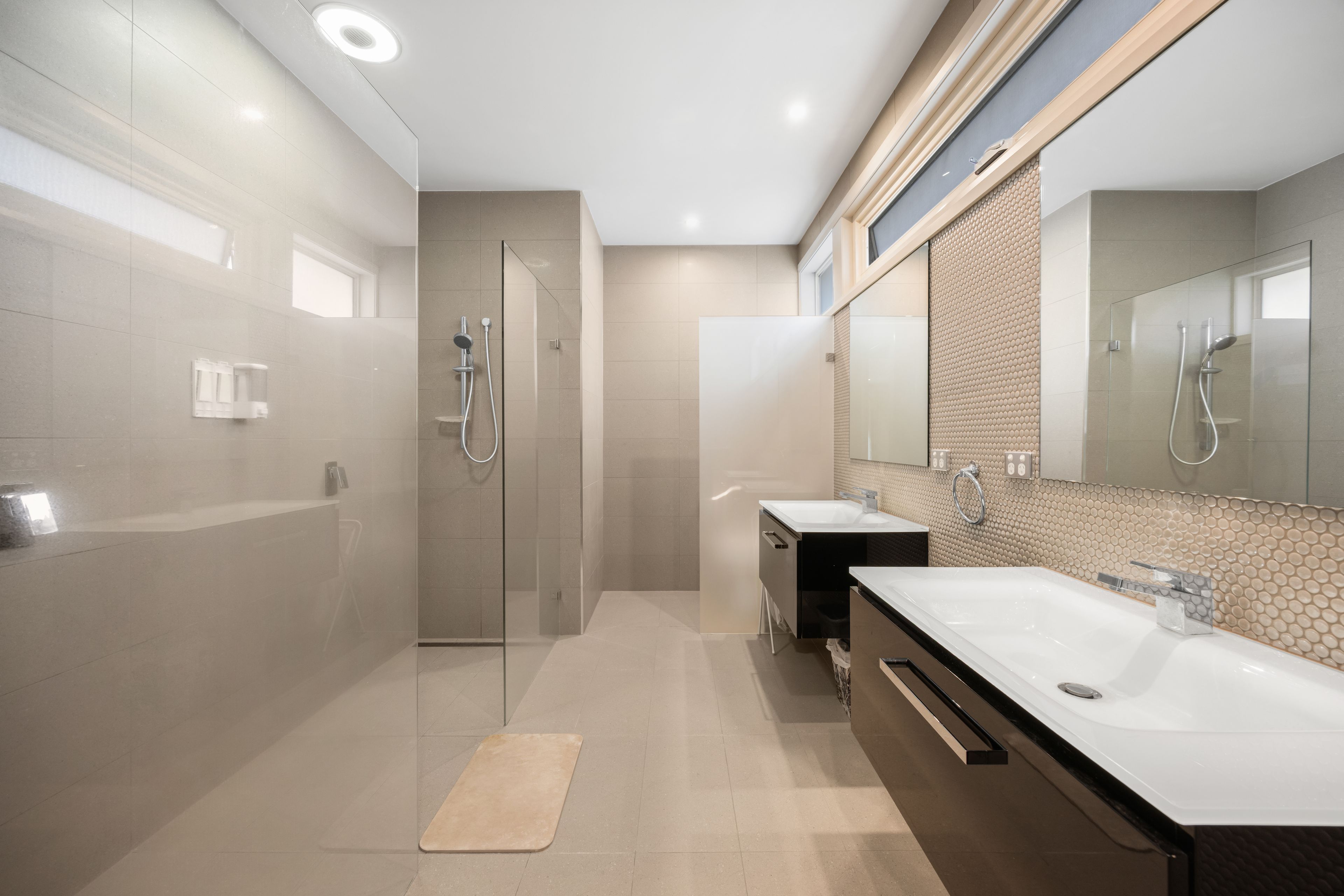 16 Hilda Street — photo 8 of 13