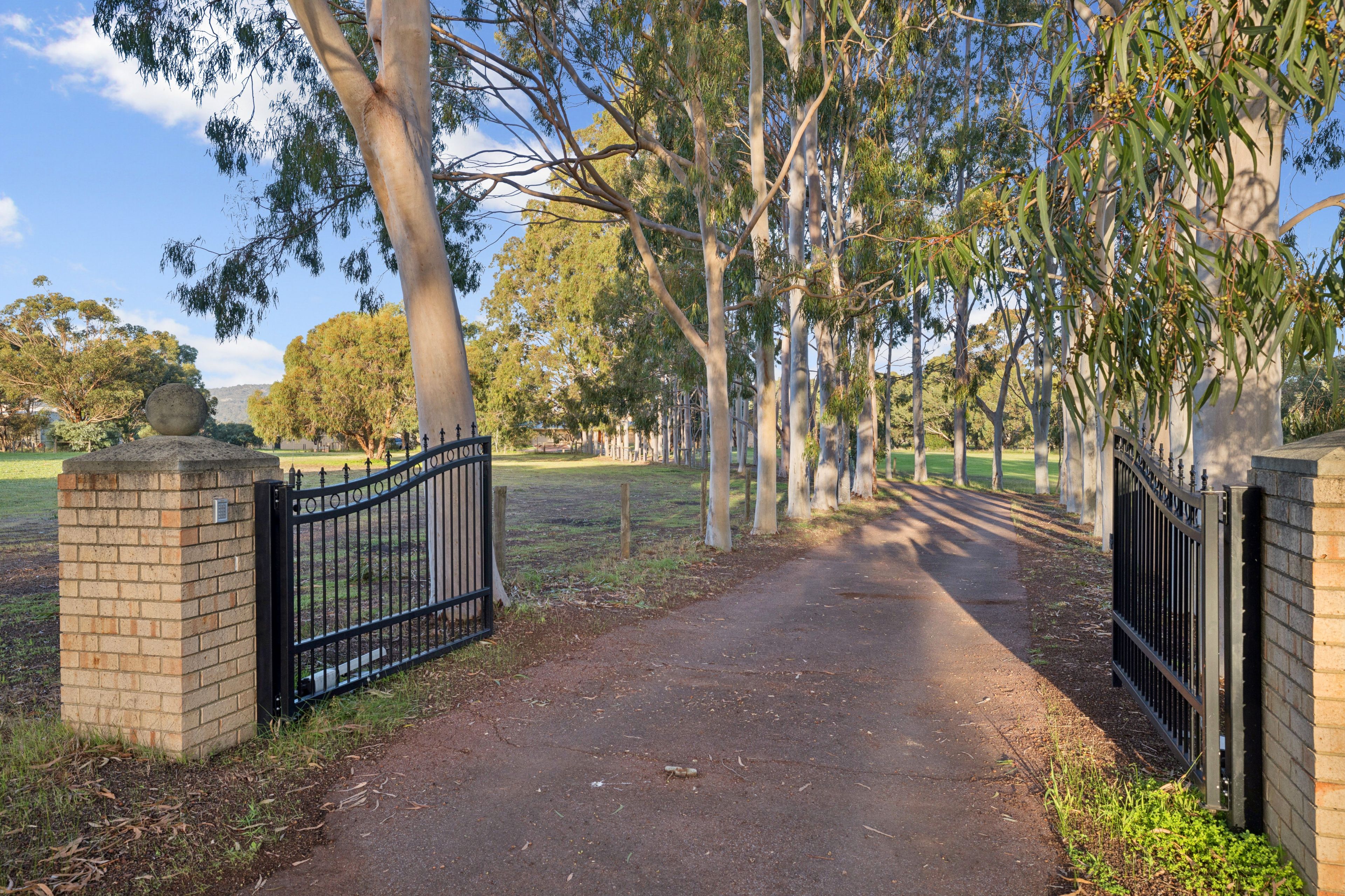 39 Kings Row — photo 6 of 30