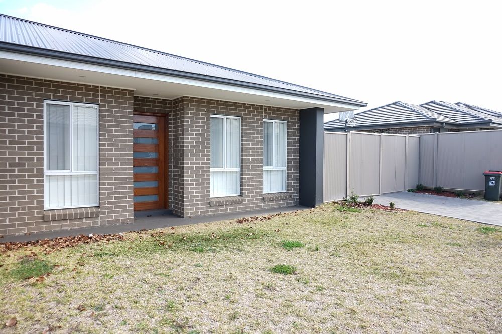 35 Pekin Street, Spring Farm, NSW 2570