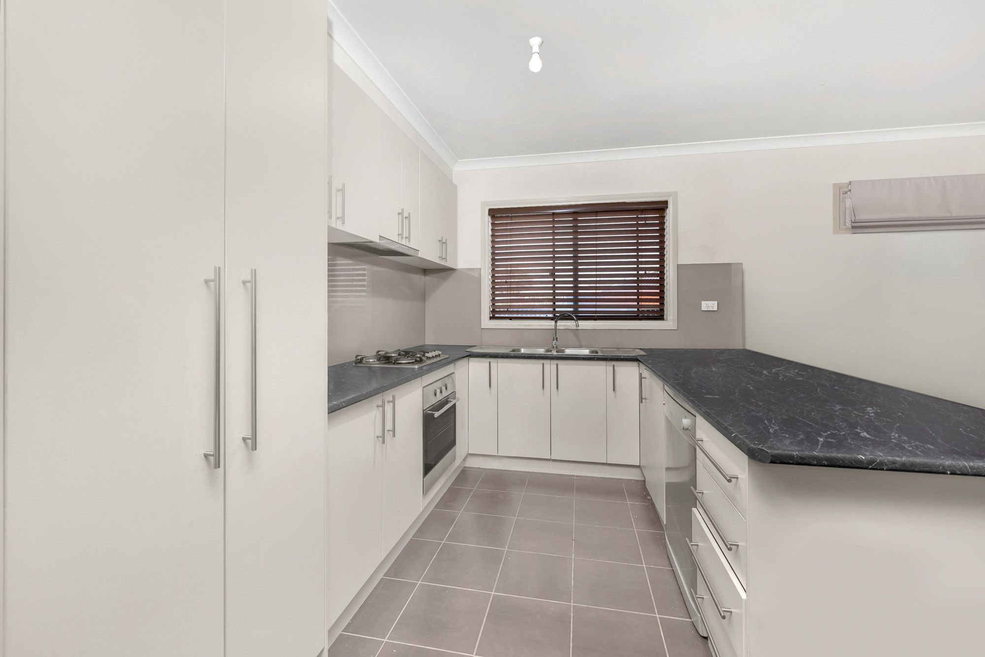 19 Mundi Crescent, MANOR LAKES, VIC 3024