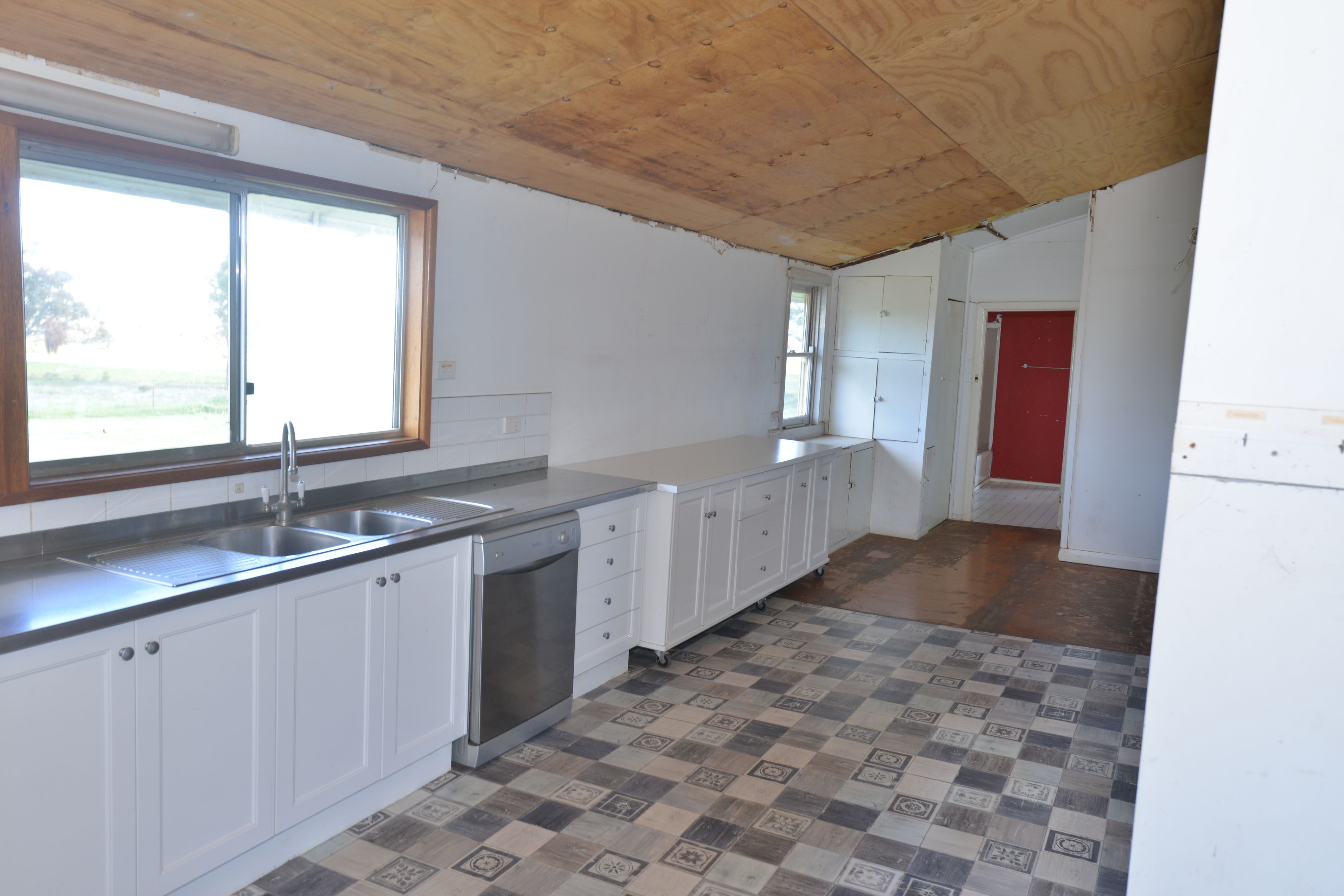 16387 Oxley Highway — photo 8 of 30