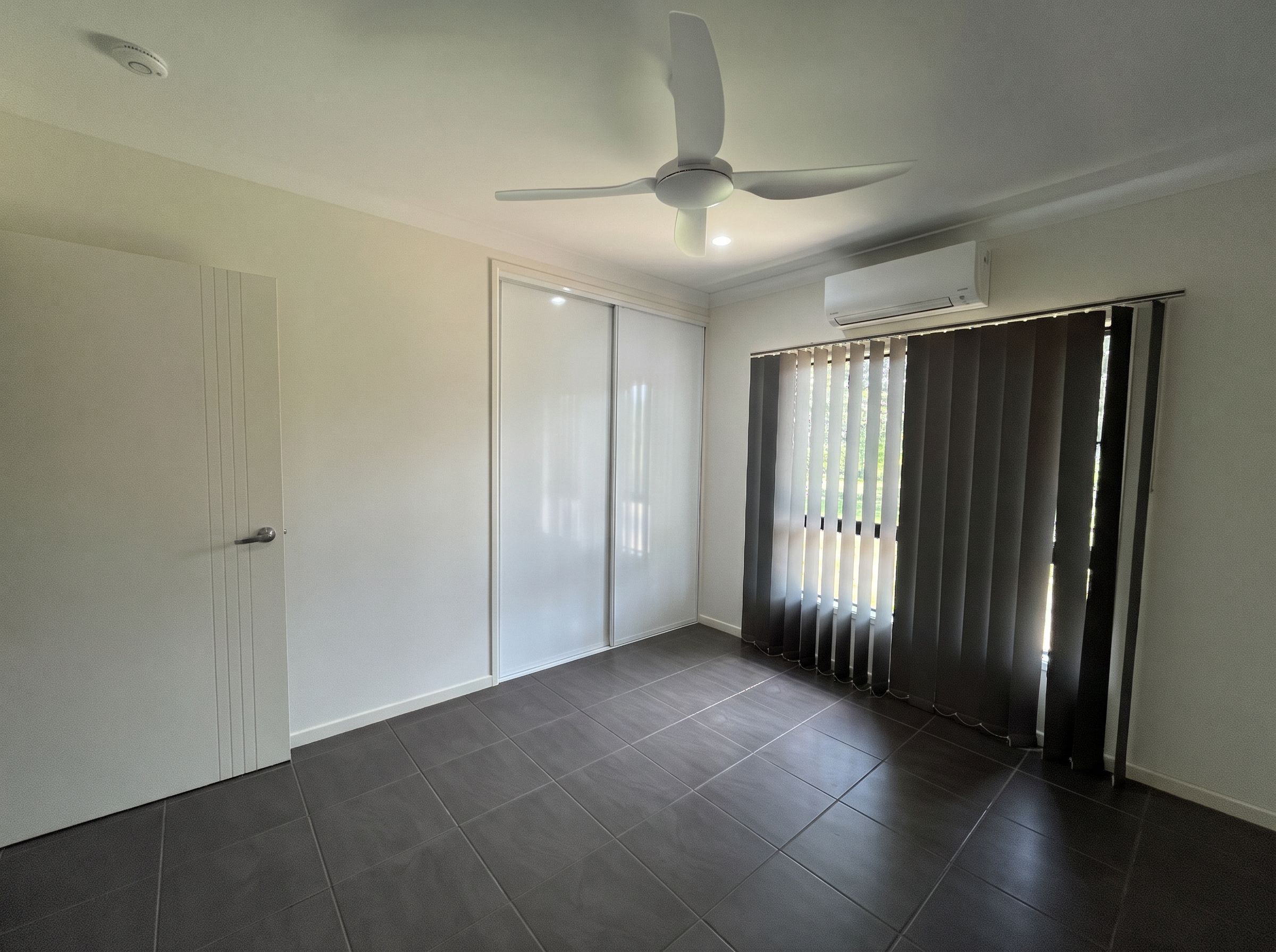18 Russell Road West — photo 4 of 17