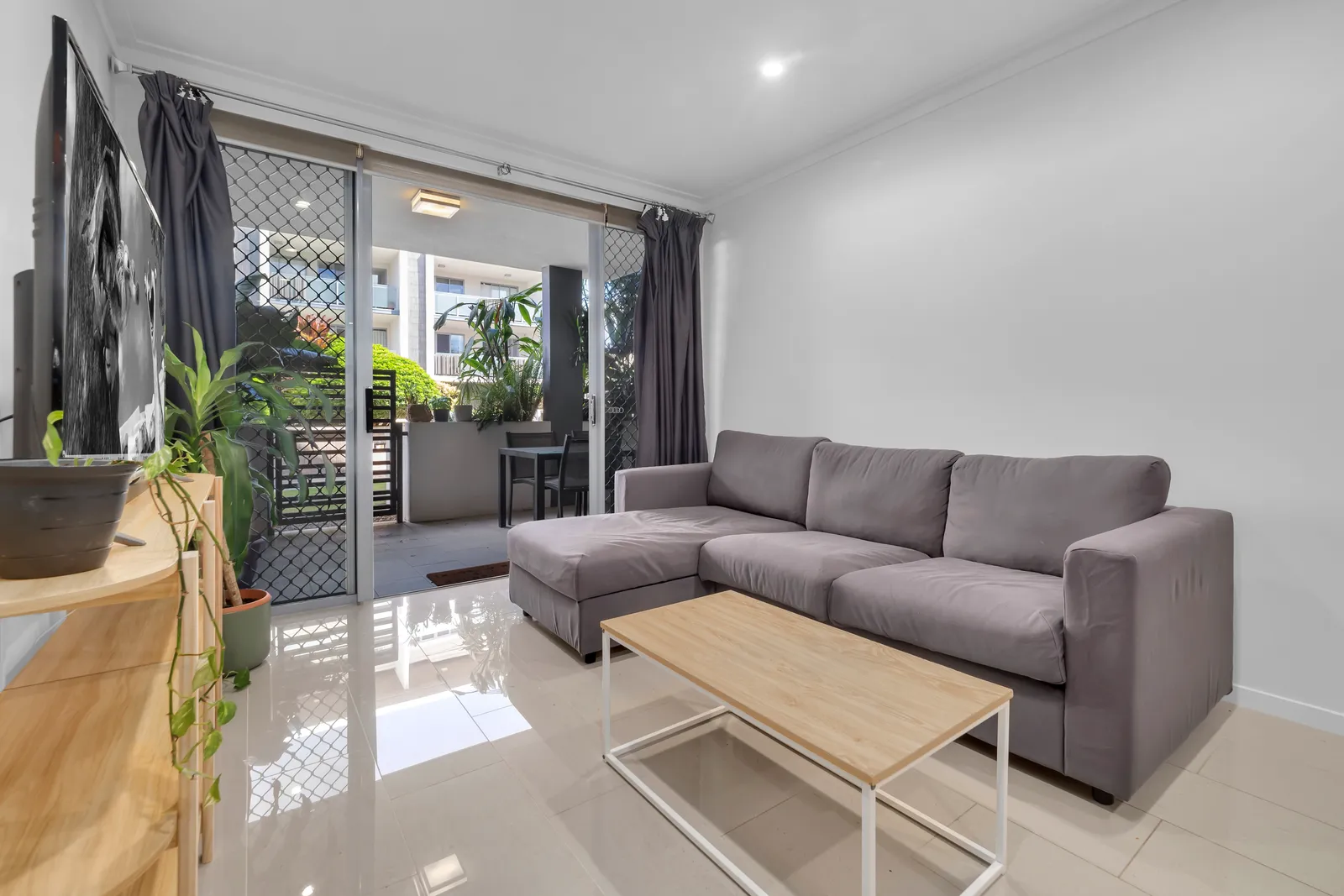 1002/8 Lochaber Street, Dutton Park