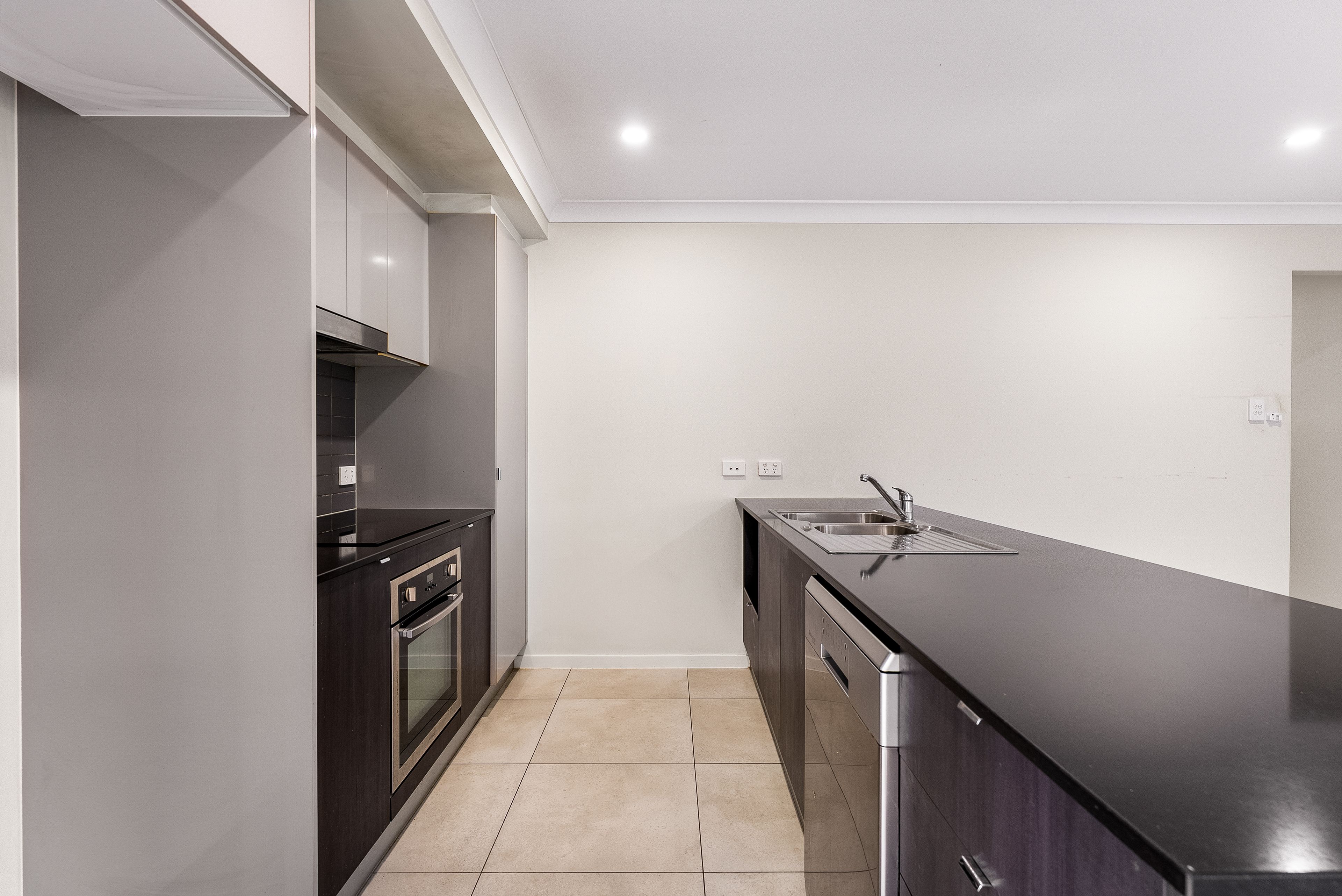 41 Wright Crescent — photo 4 of 18