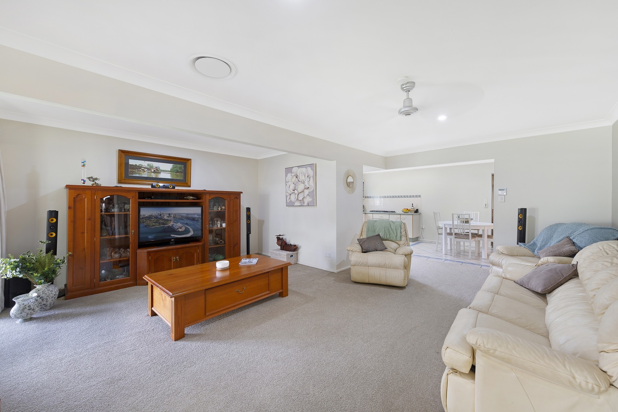 33 Kathleen White Crescent, Killarney Vale, NSW 2261