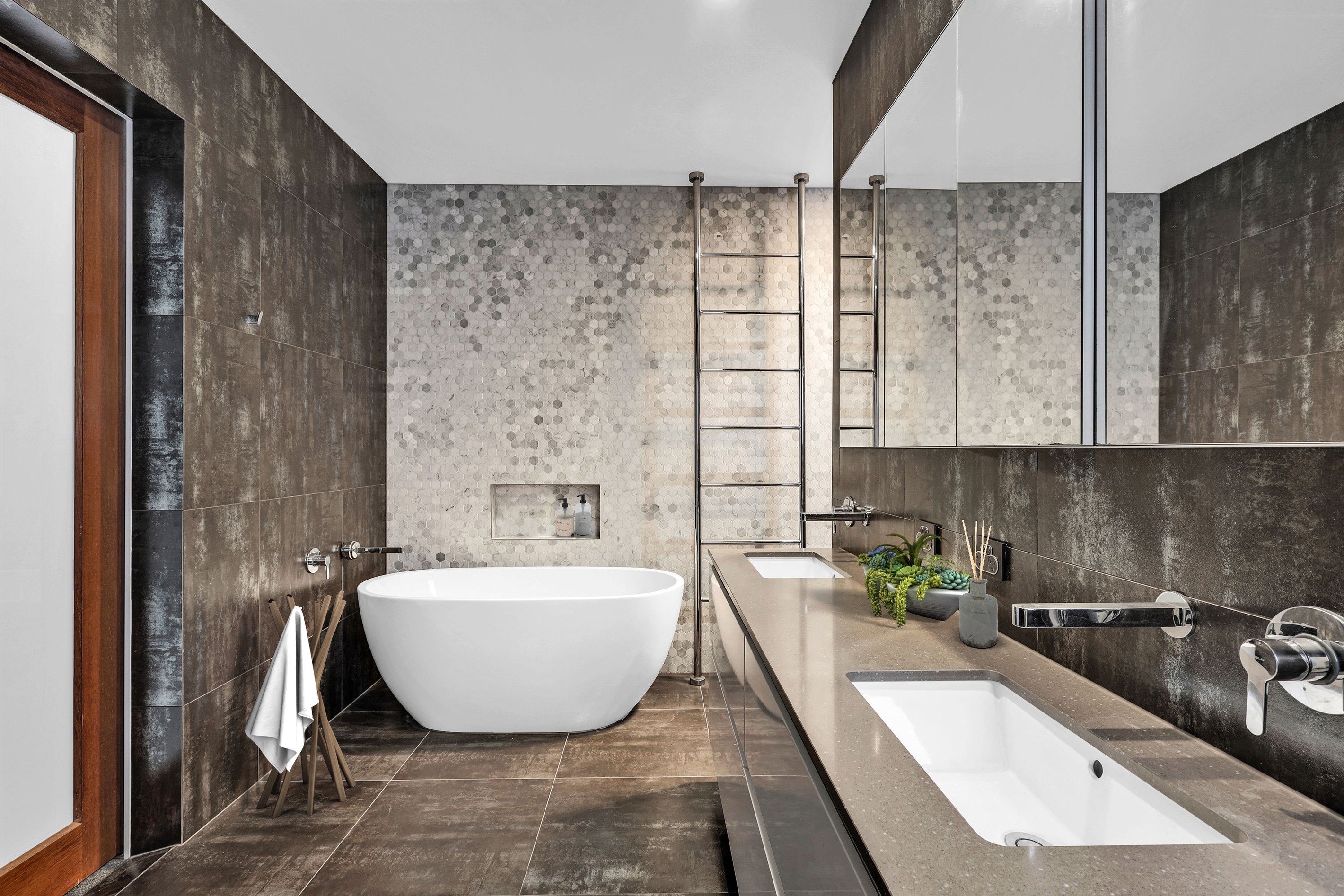 23 Riviera Road, Miami, QLD 4220