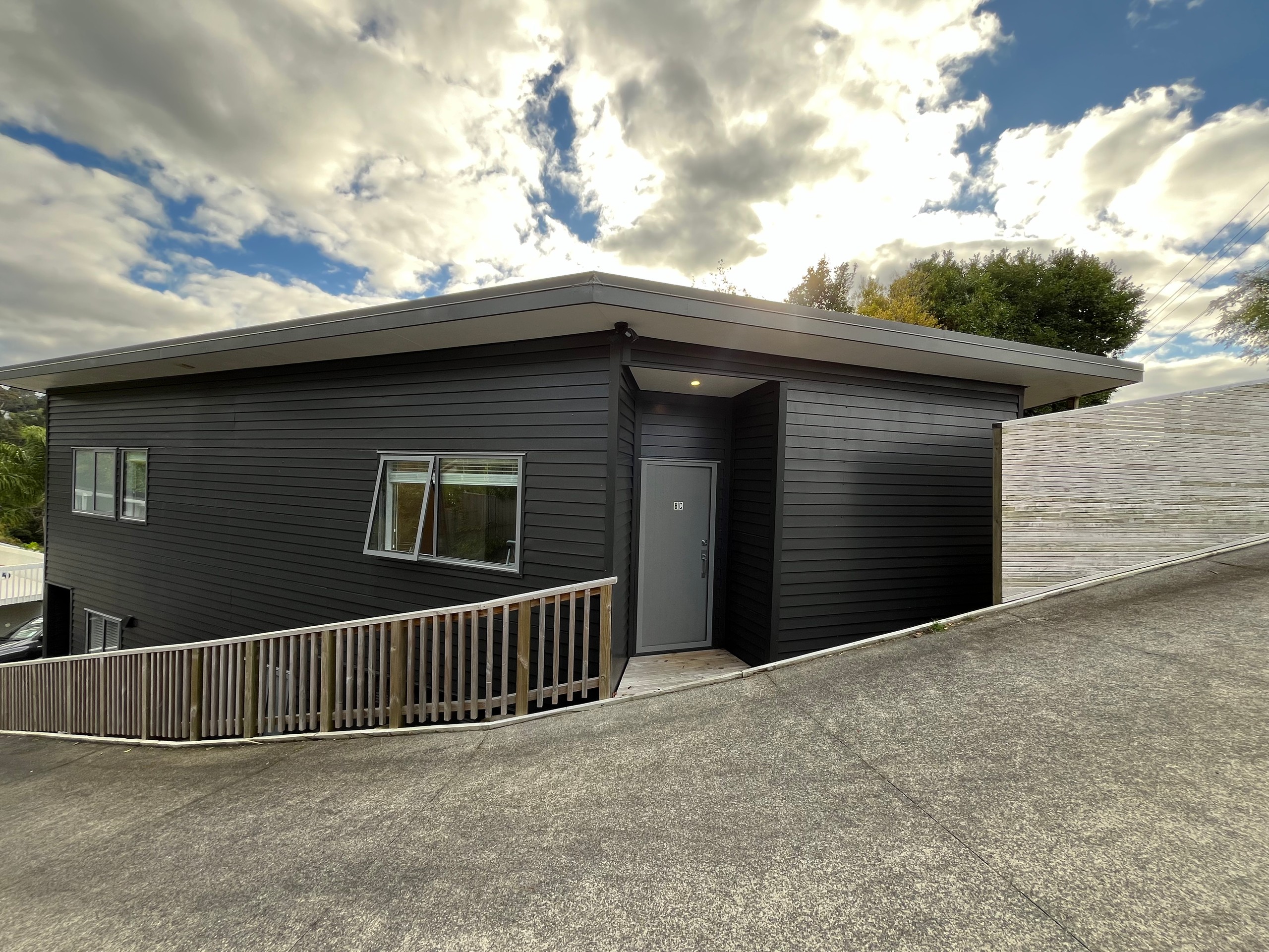 8C Paris Place, Birkenhead, North Shore City
