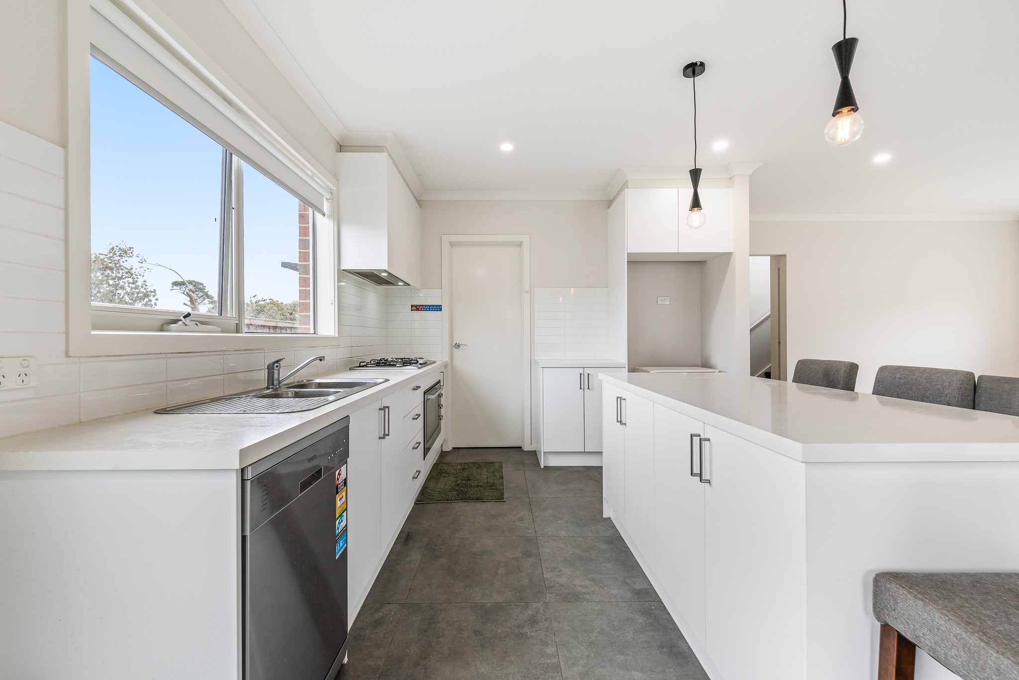 23 Dewhurst Circuit, Cranbourne East, VIC 3977