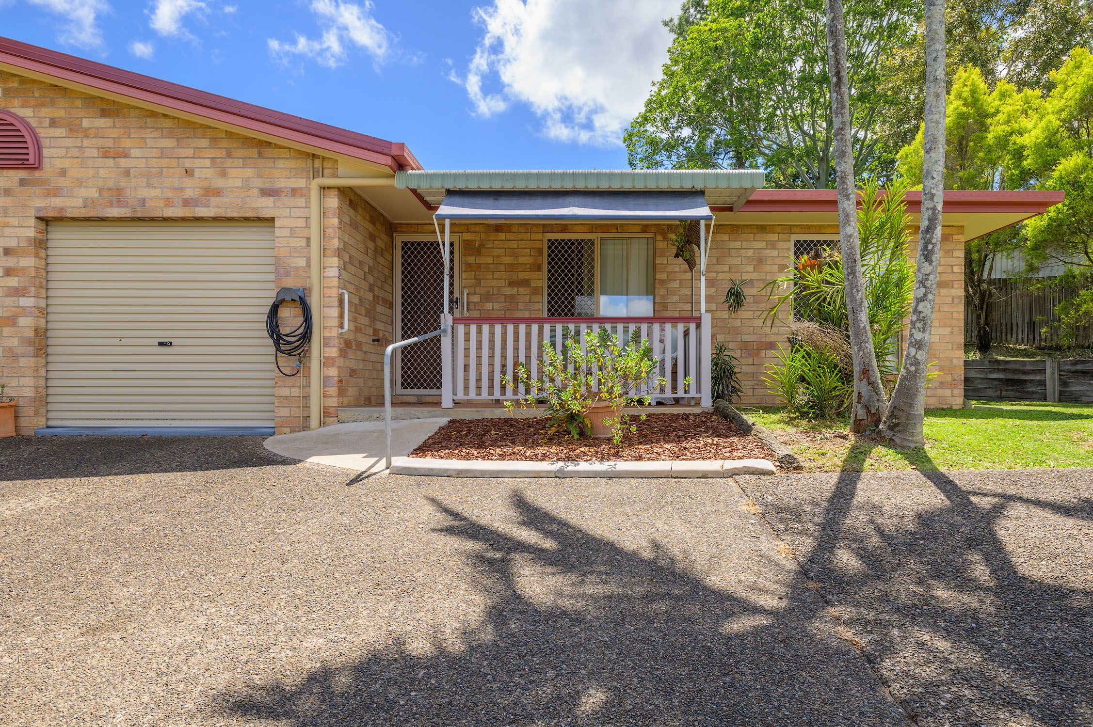 4 Benbullen Court
