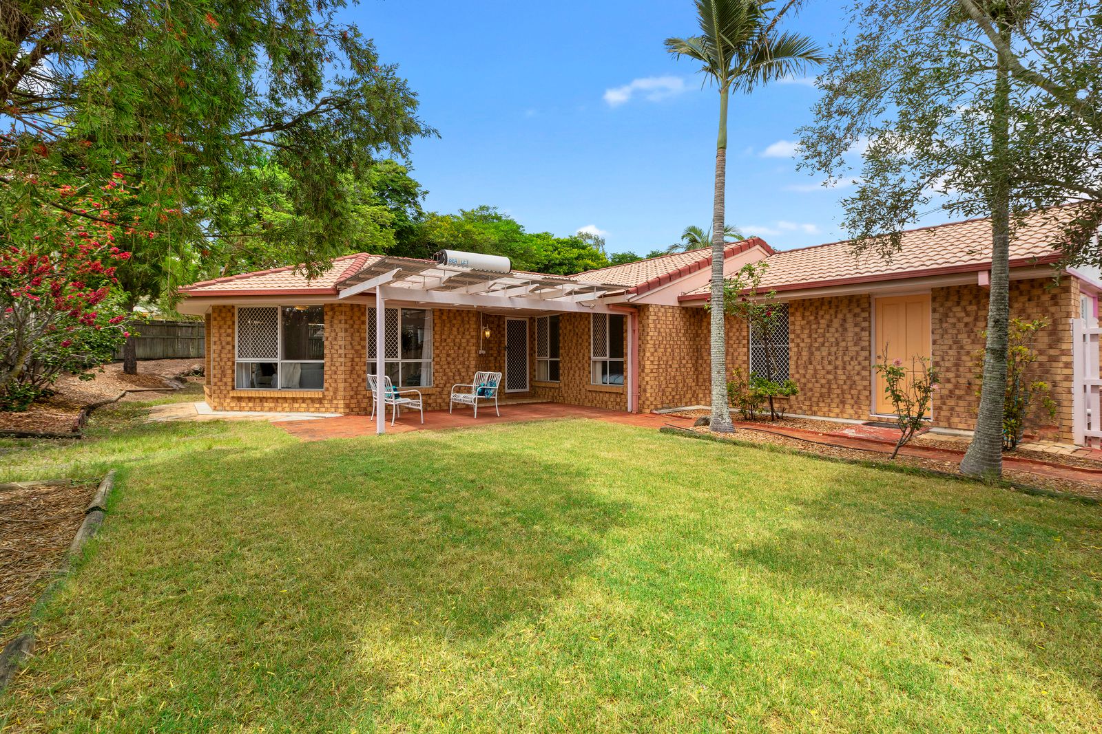 37 Appleyard Crescent, Coopers Plains, QLD 4108
