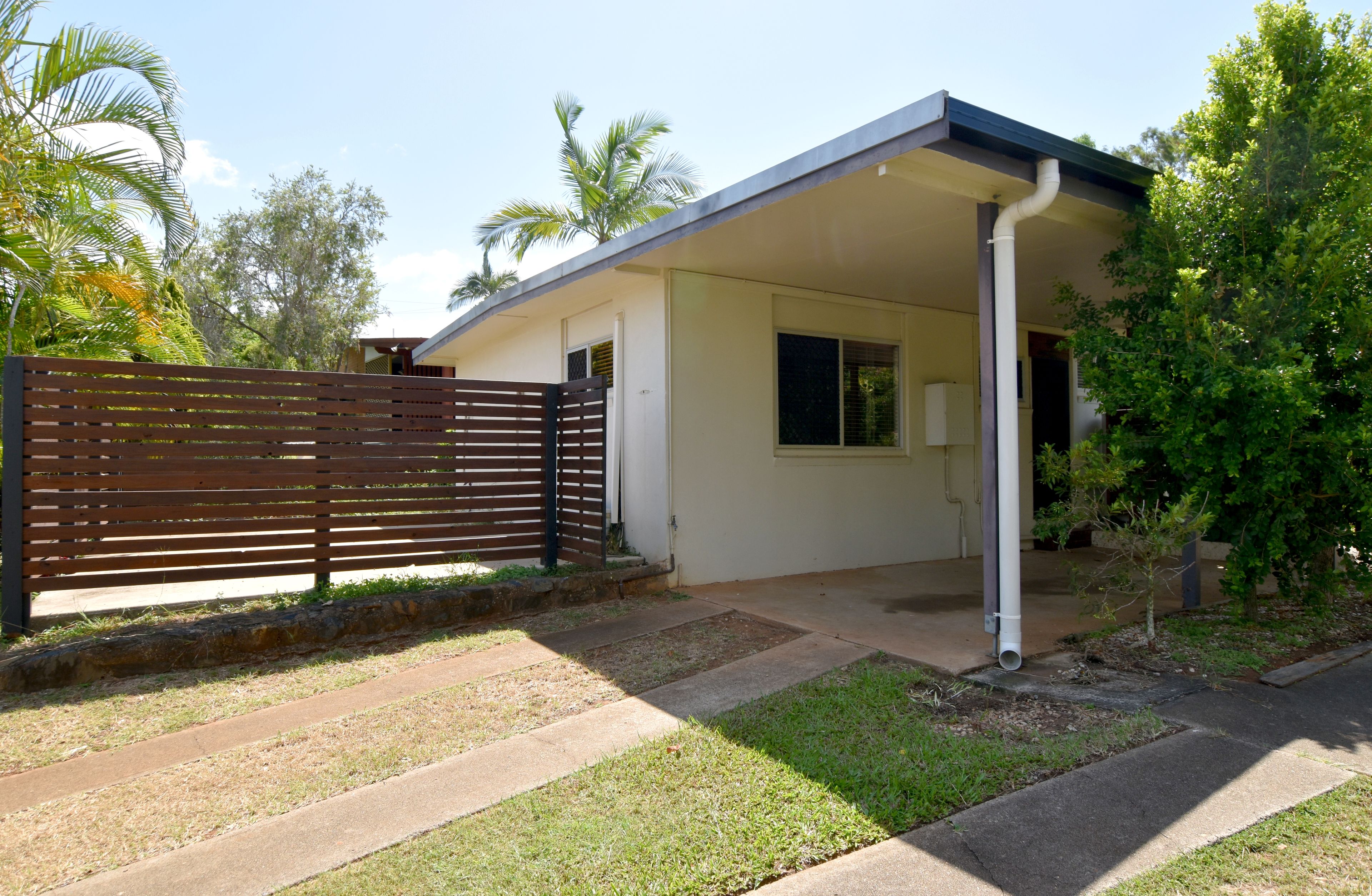 1/6 Sam Street, West Gladstone, QLD 4680
