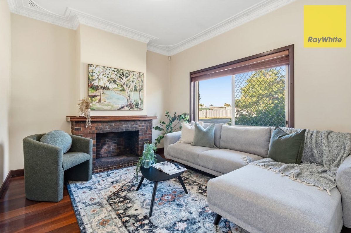 1/102 Hardy Road — photo from Ray White Midland & Hills